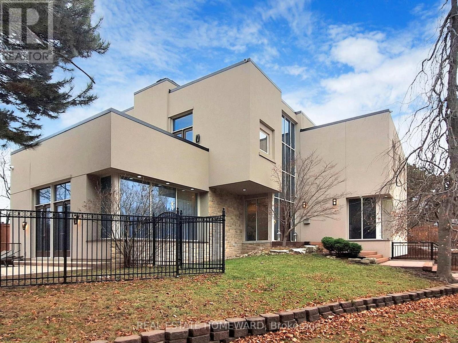 












128 LAURENTIDE DRIVE

,
Toronto (Parkwoods-Donalda),




Ontario
M3A3E5

