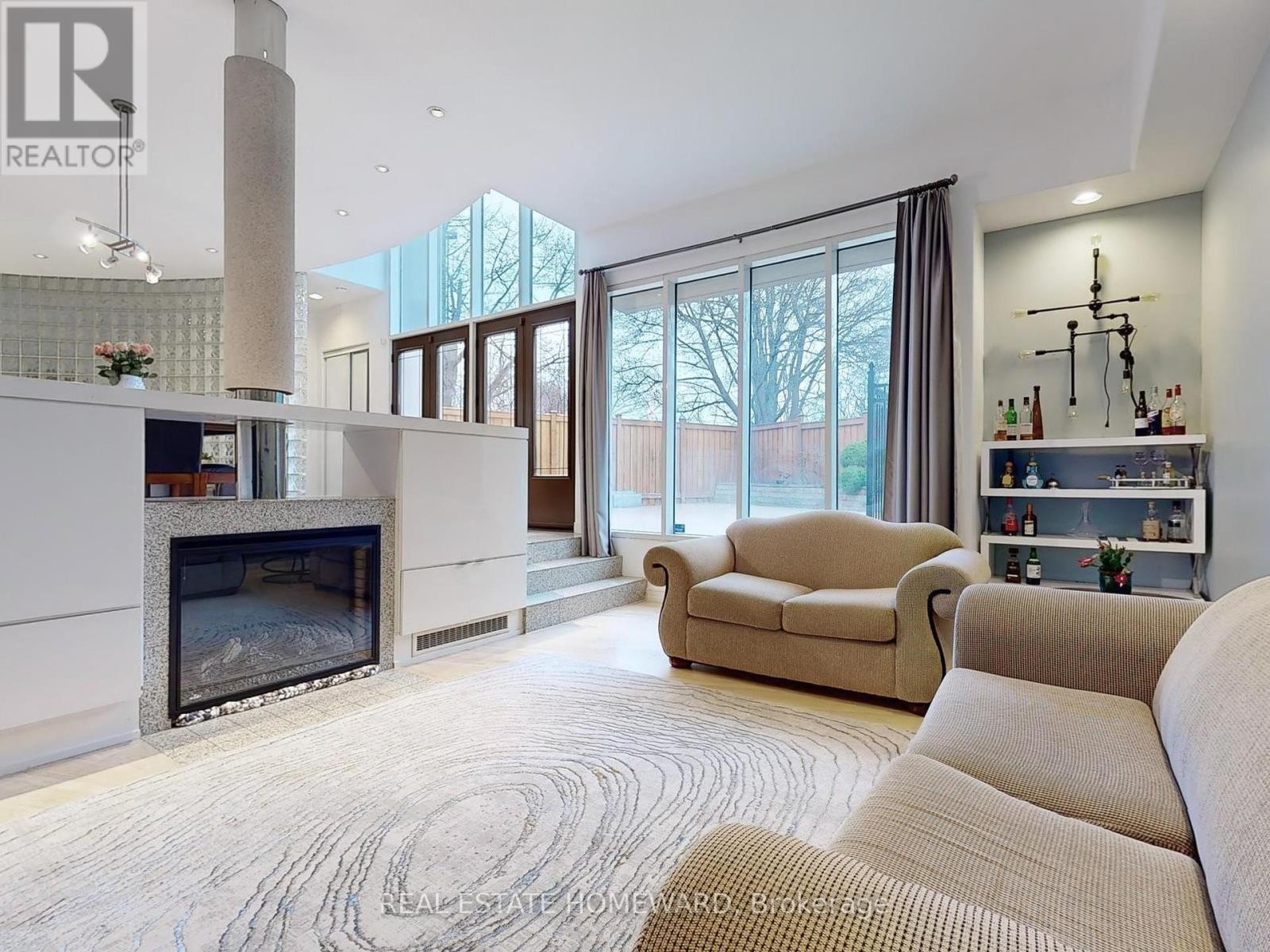 












128 LAURENTIDE DRIVE

,
Toronto (Parkwoods-Donalda),




Ontario
M3A3E5

