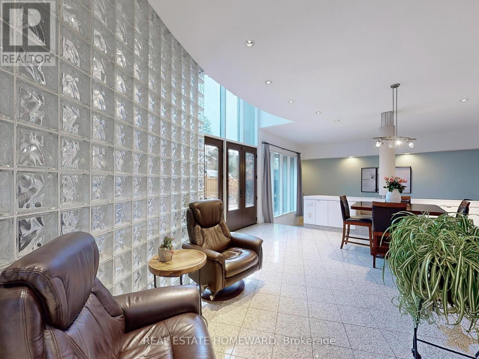 












128 LAURENTIDE DRIVE

,
Toronto (Parkwoods-Donalda),




Ontario
M3A3E5

