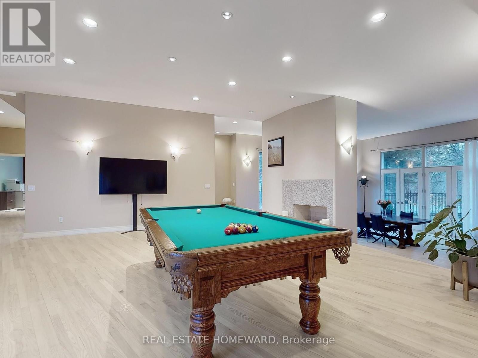 












128 LAURENTIDE DRIVE

,
Toronto (Parkwoods-Donalda),




Ontario
M3A3E5

