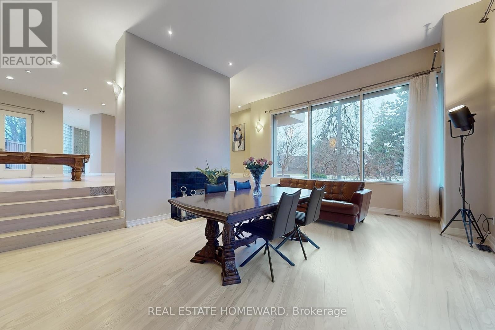 












128 LAURENTIDE DRIVE

,
Toronto (Parkwoods-Donalda),




Ontario
M3A3E5

