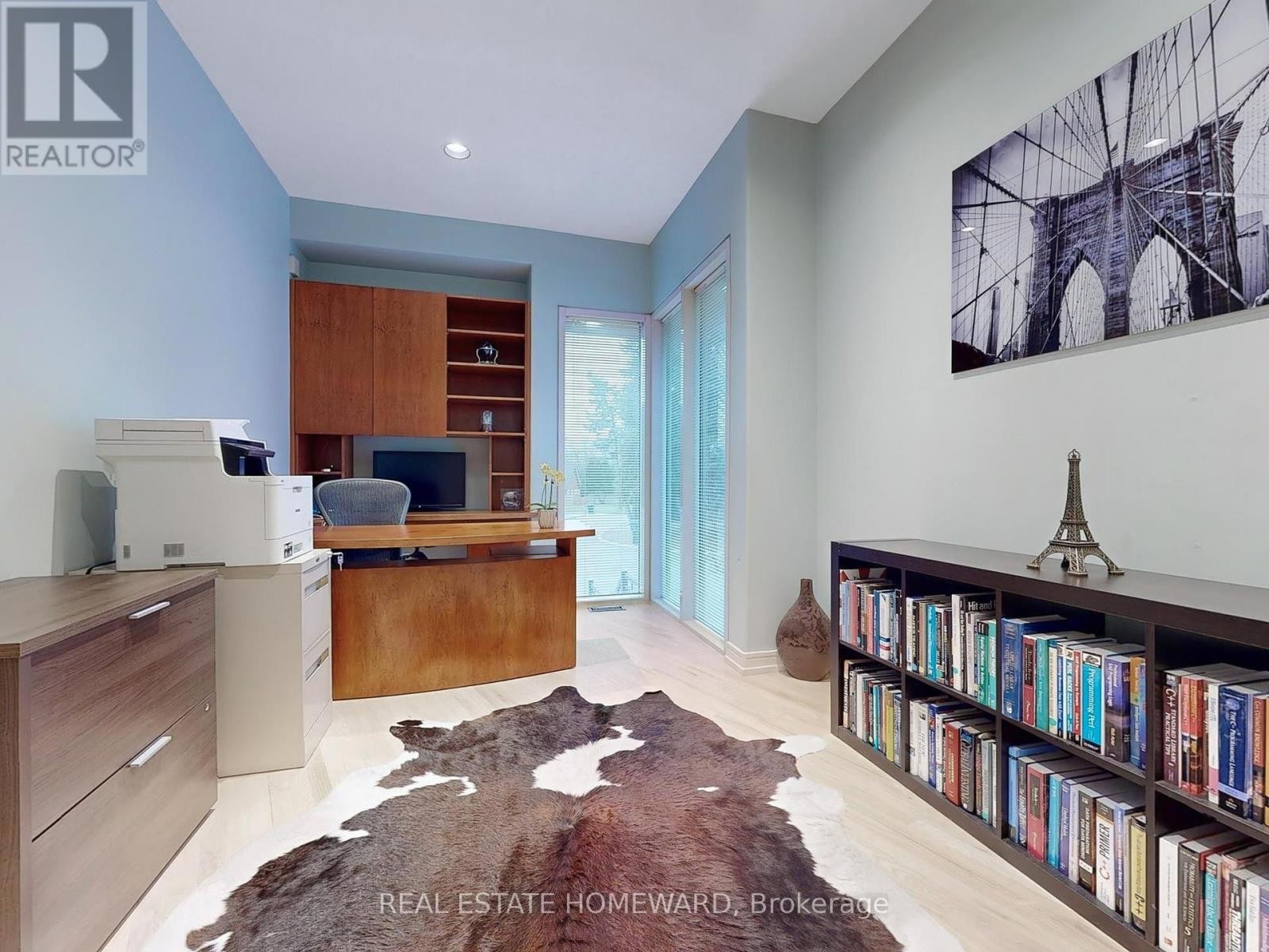 












128 LAURENTIDE DRIVE

,
Toronto (Parkwoods-Donalda),




Ontario
M3A3E5

