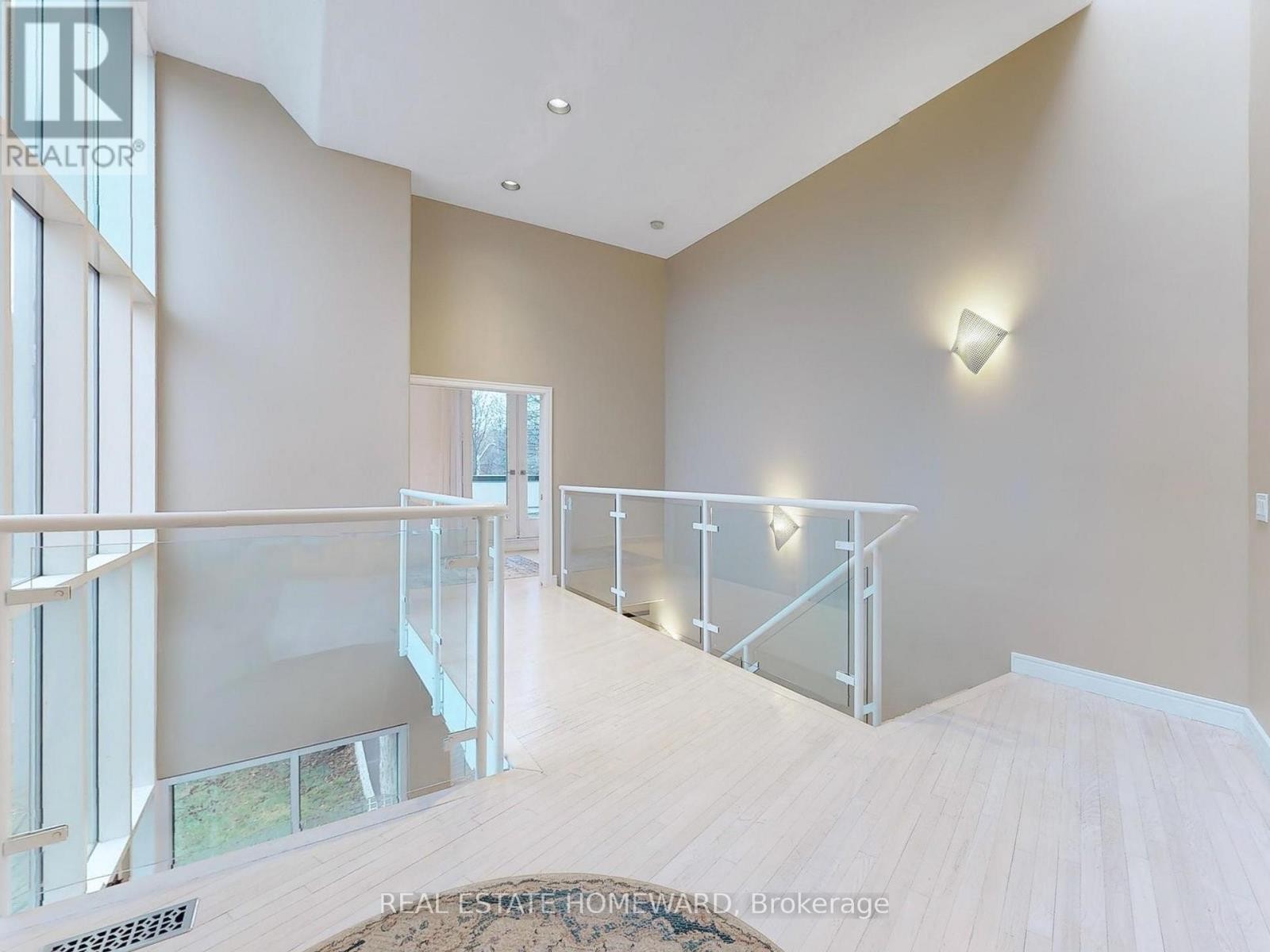 












128 LAURENTIDE DRIVE

,
Toronto (Parkwoods-Donalda),




Ontario
M3A3E5

