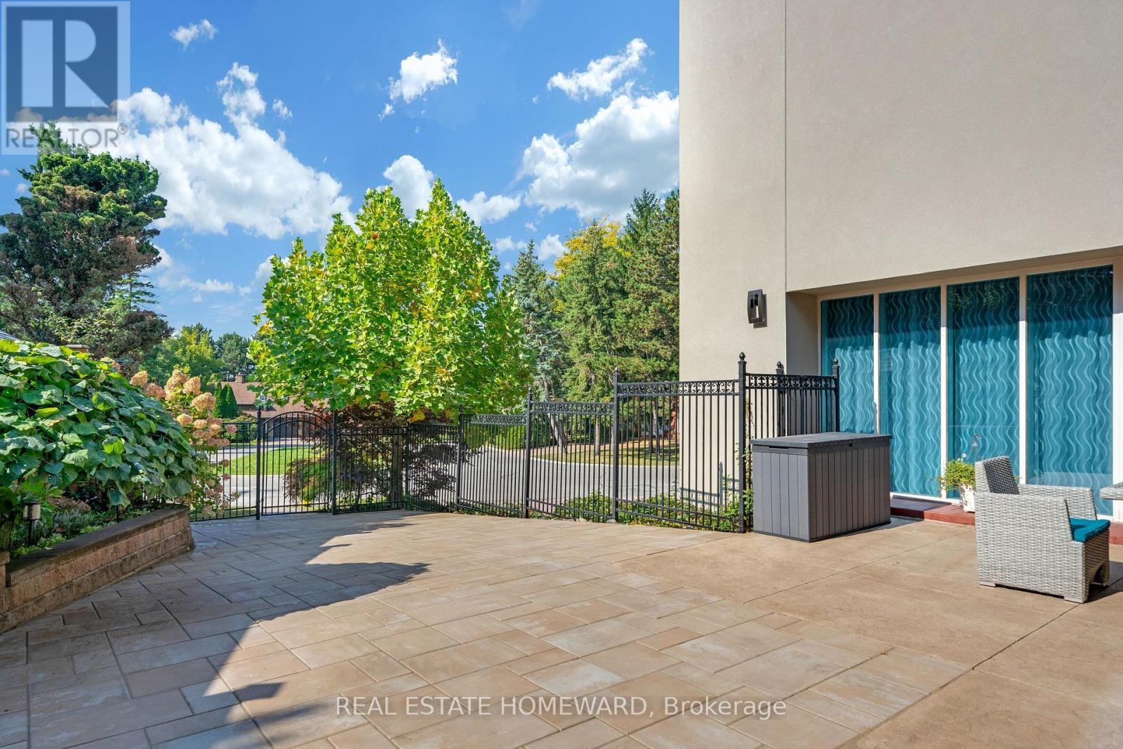 












128 LAURENTIDE DRIVE

,
Toronto (Parkwoods-Donalda),




Ontario
M3A3E5

