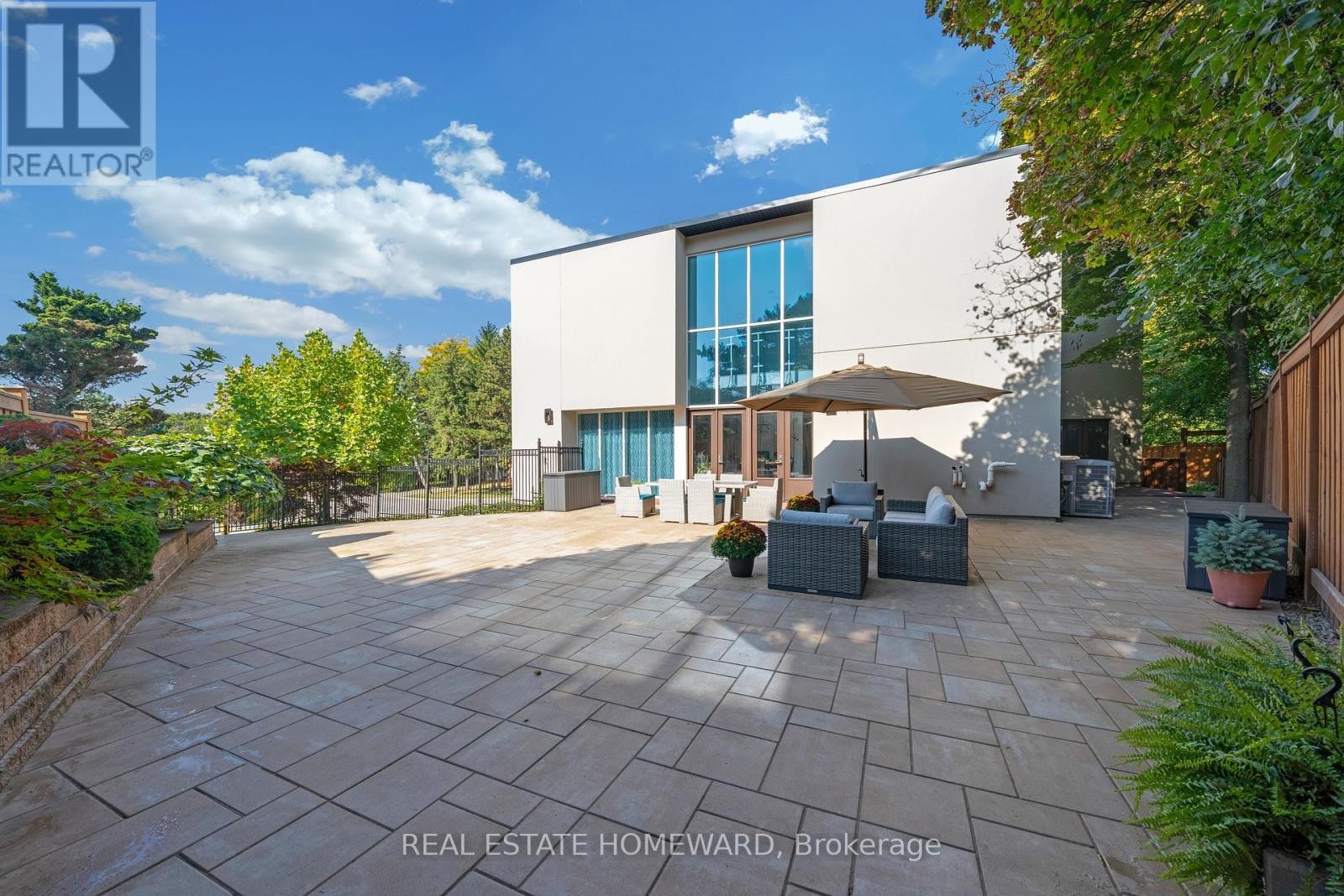 












128 LAURENTIDE DRIVE

,
Toronto (Parkwoods-Donalda),




Ontario
M3A3E5

