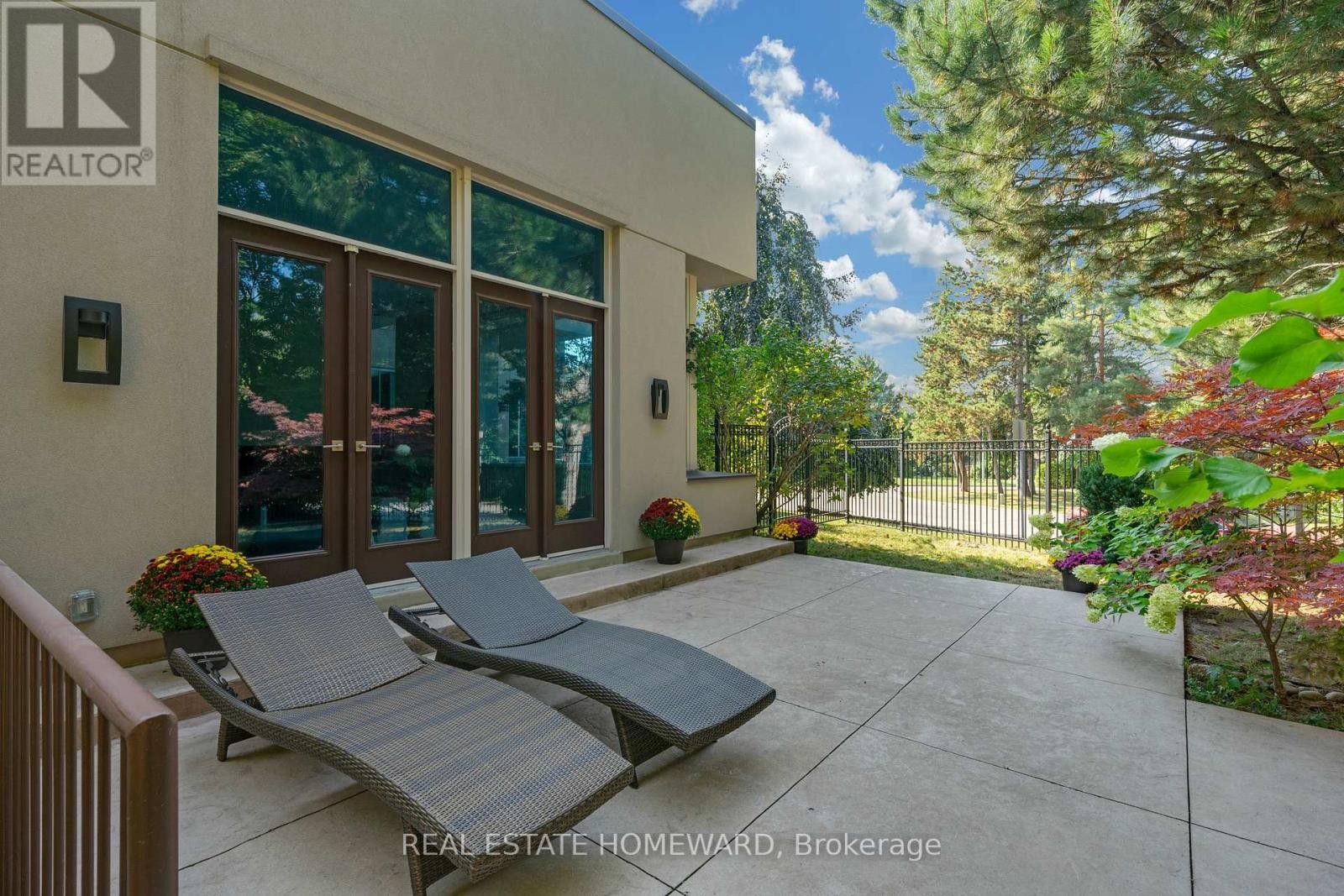 












128 LAURENTIDE DRIVE

,
Toronto (Parkwoods-Donalda),




Ontario
M3A3E5

