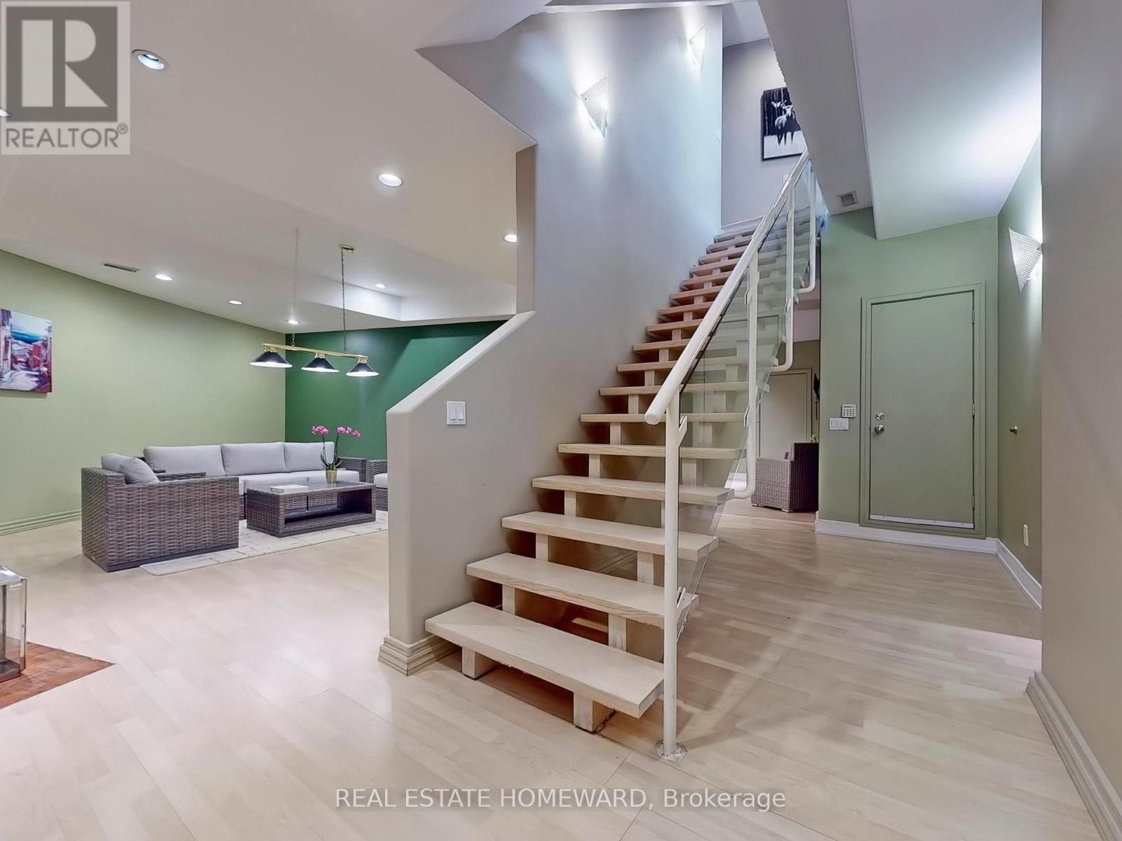 












128 LAURENTIDE DRIVE

,
Toronto (Parkwoods-Donalda),




Ontario
M3A3E5

