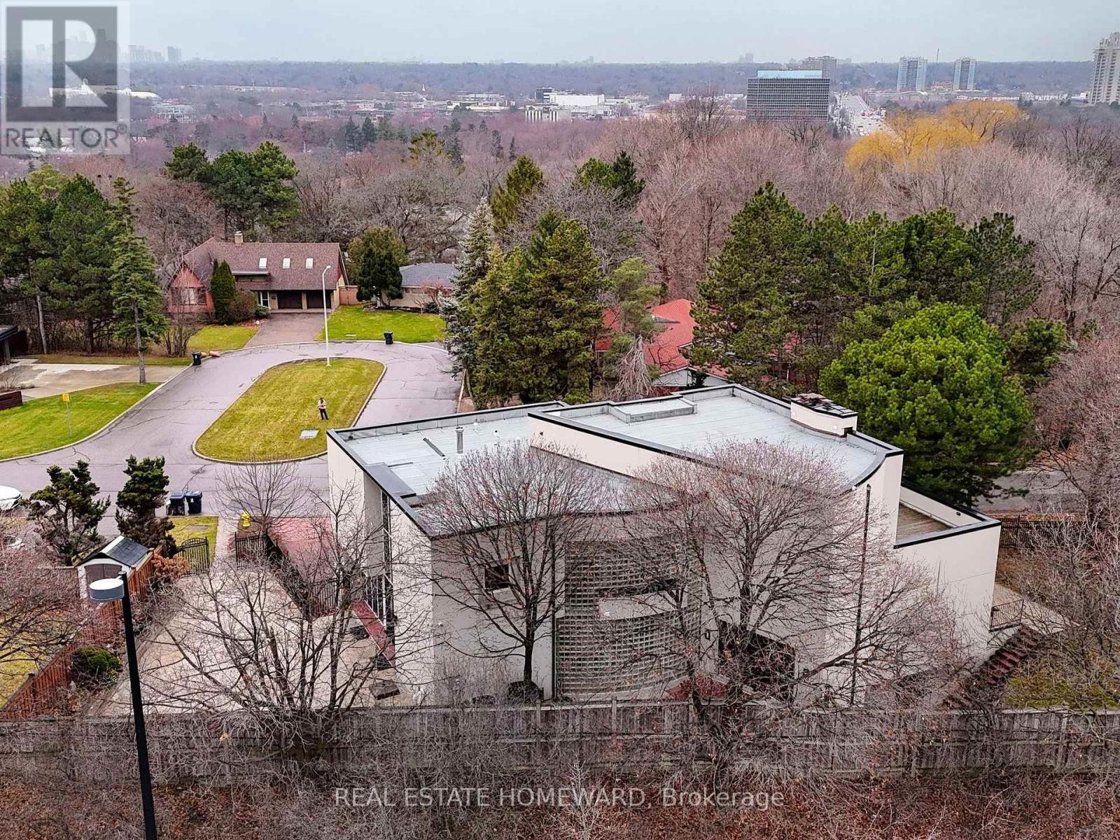 












128 LAURENTIDE DRIVE

,
Toronto (Parkwoods-Donalda),




Ontario
M3A3E5

