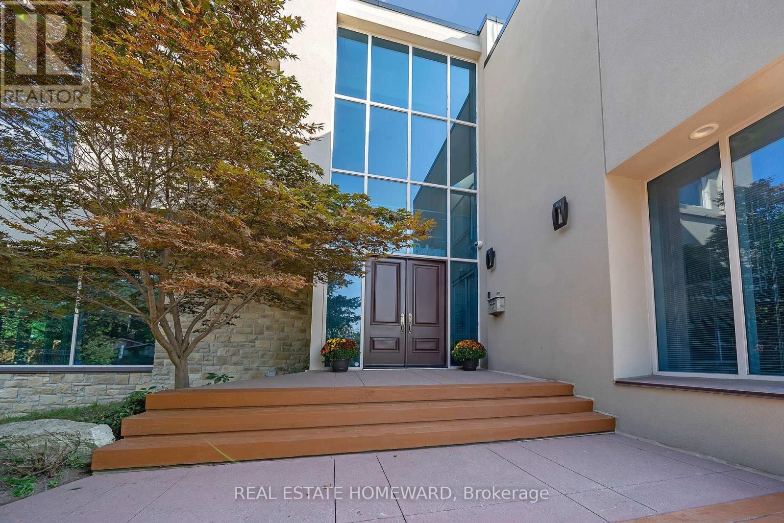 












128 LAURENTIDE DRIVE

,
Toronto (Parkwoods-Donalda),




Ontario
M3A3E5

