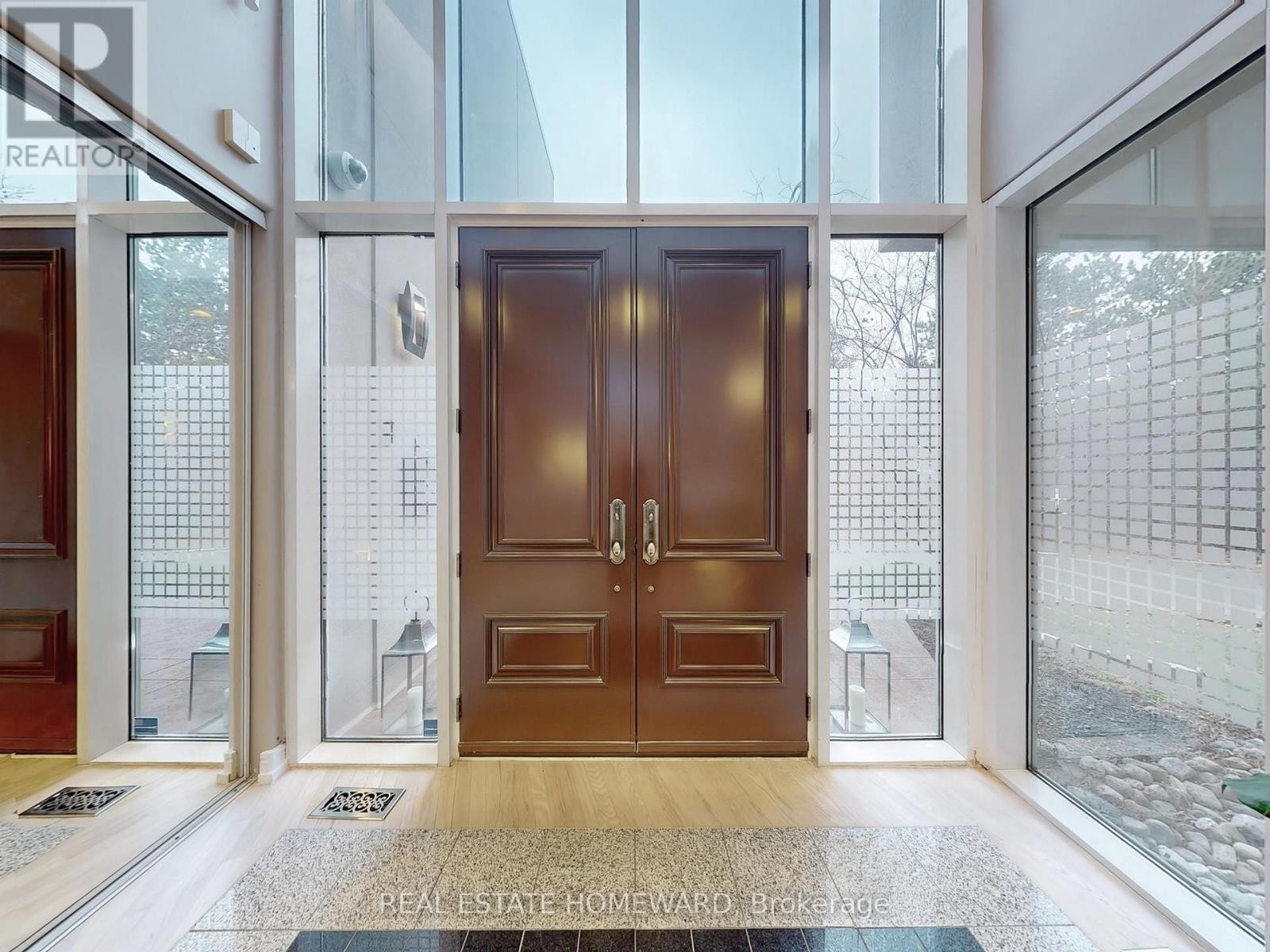 












128 LAURENTIDE DRIVE

,
Toronto (Parkwoods-Donalda),




Ontario
M3A3E5

