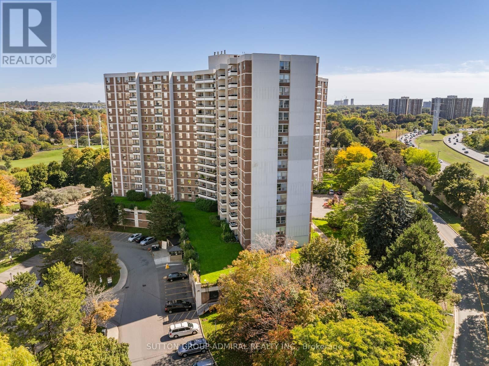












415 - 5 SHADY GOLFWAY

,
Toronto (Flemingdon Park),




Ontario
M3C3A5


