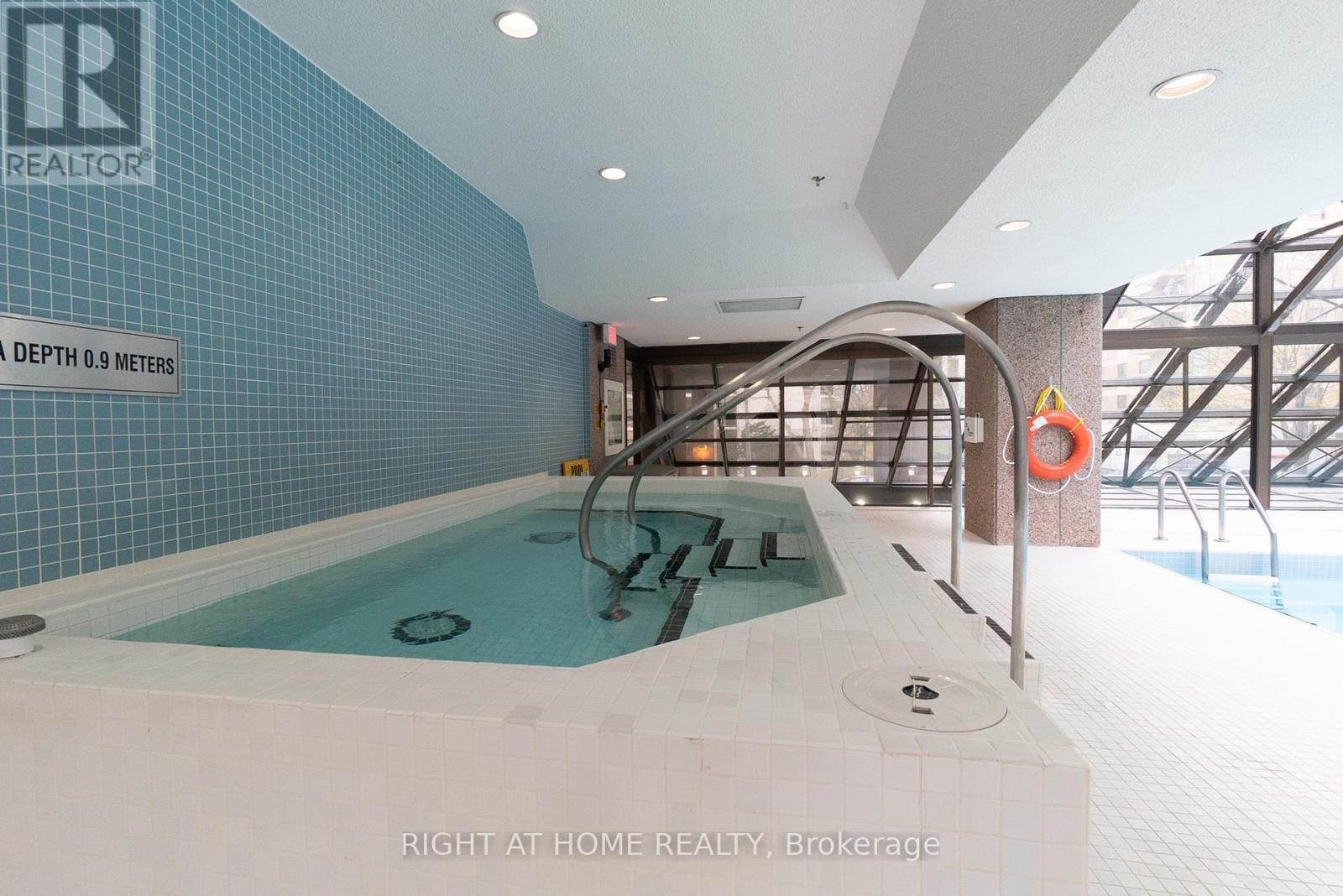 












608 - 447 WALMER ROAD

,
Toronto (Forest Hill South),




Ontario
M5P2X9

