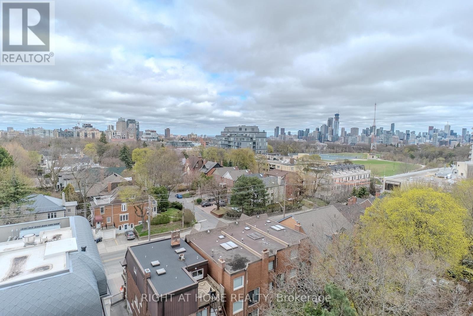 












608 - 447 WALMER ROAD

,
Toronto (Forest Hill South),




Ontario
M5P2X9

