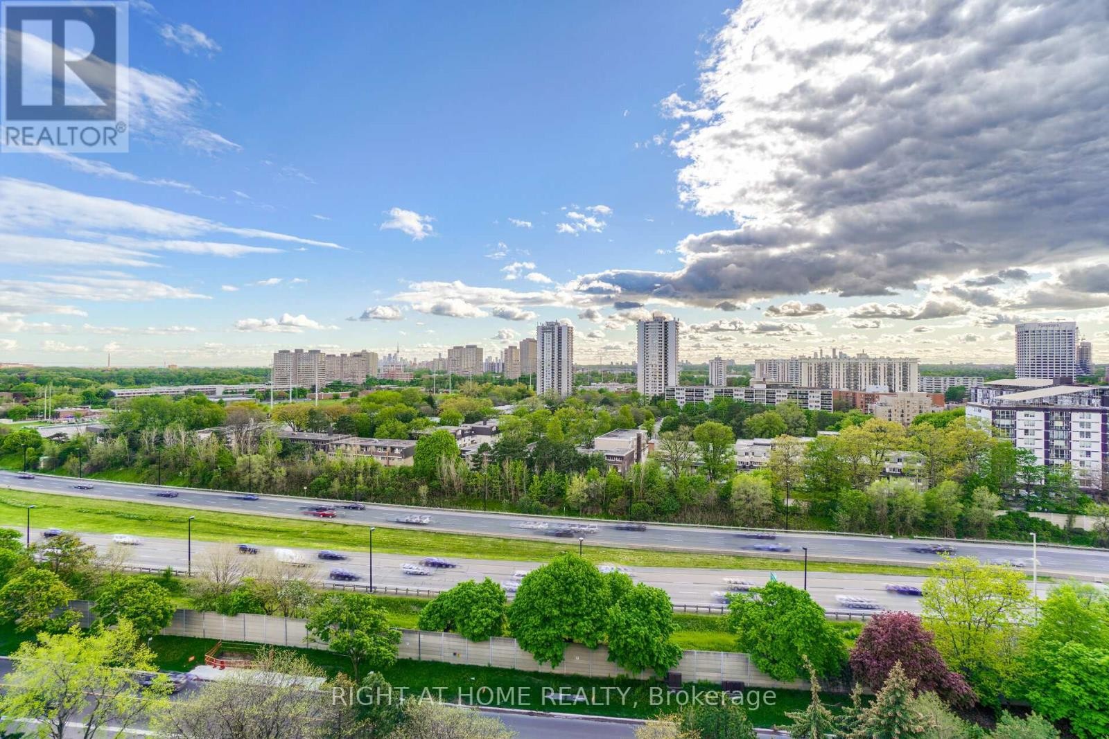 












1607 - 5 SHADY GOLFWAY

,
Toronto (Flemingdon Park),




Ontario
M3C3A5

