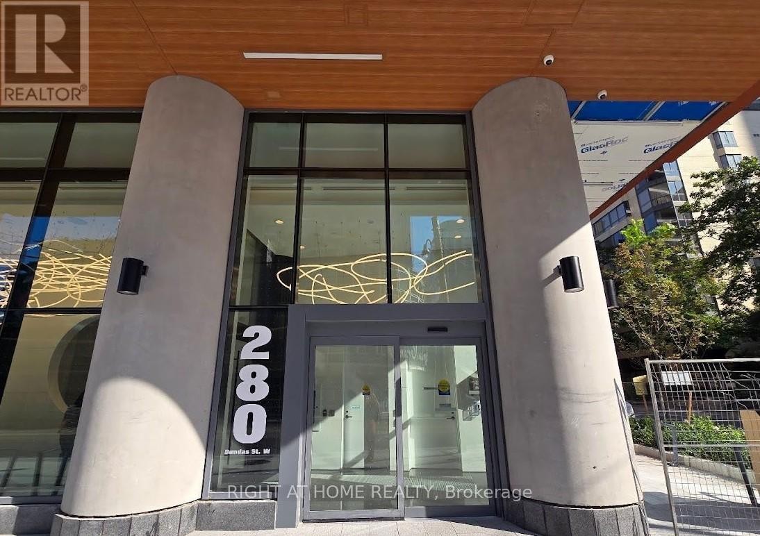 












PH12 - 280 DUNDAS STREET W

,
Toronto (Kensington-Chinatown),




Ontario
M5T0E3


