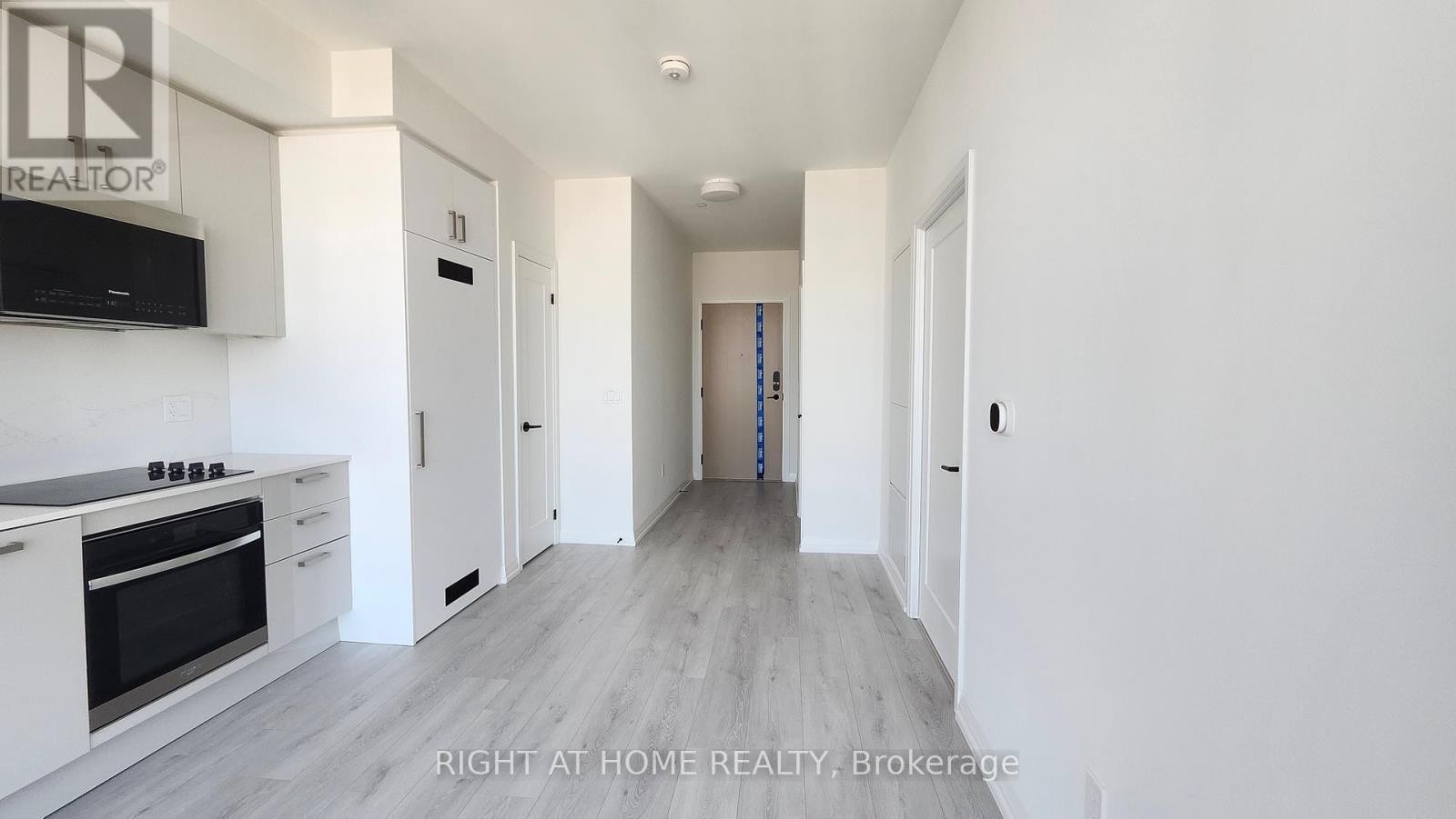 












PH12 - 280 DUNDAS STREET W

,
Toronto (Kensington-Chinatown),




Ontario
M5T0E3

