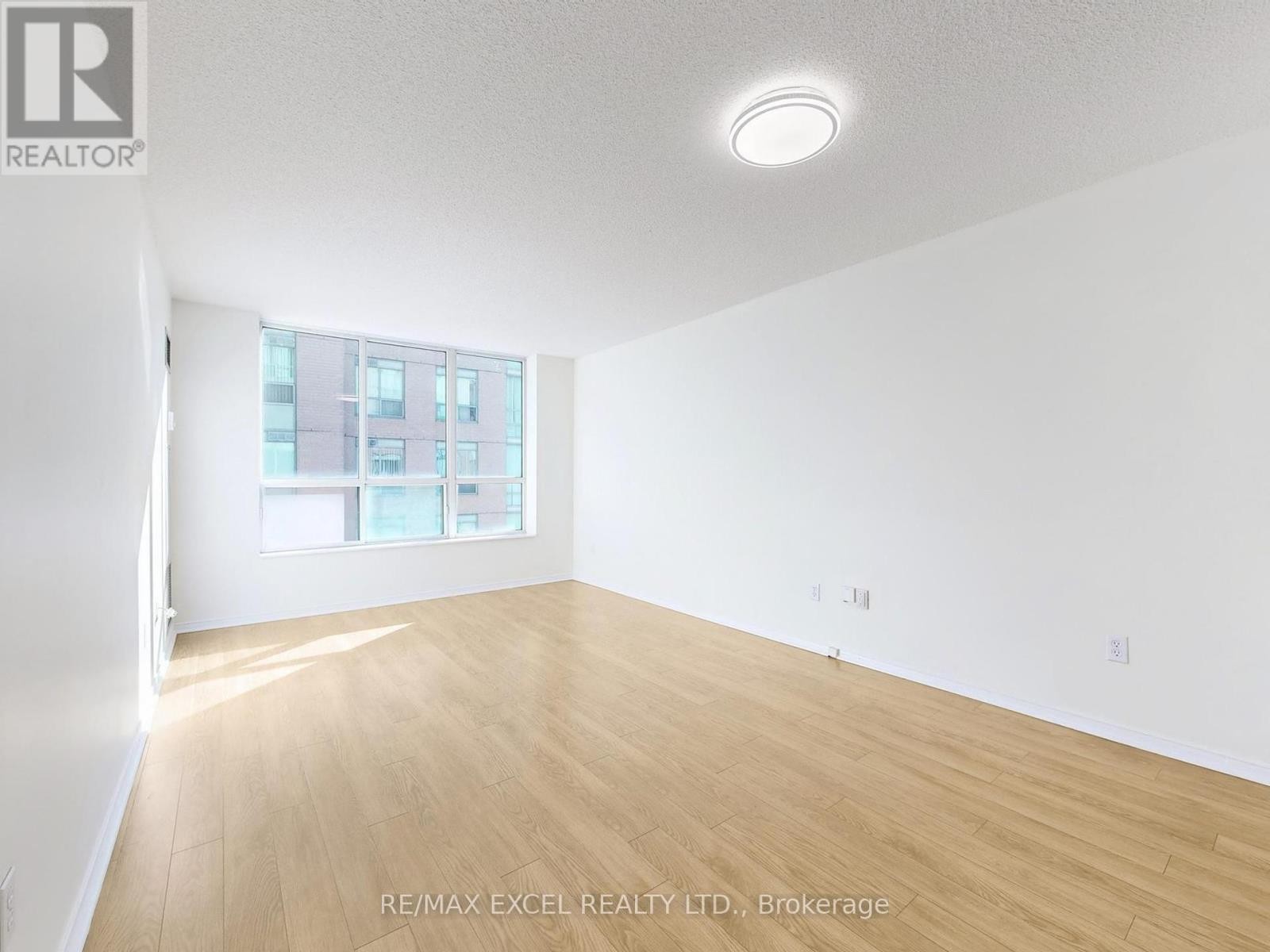 












707 - 29 PEMBERTON AVENUE

,
Toronto (Newtonbrook East),




Ontario
M2M4L5

