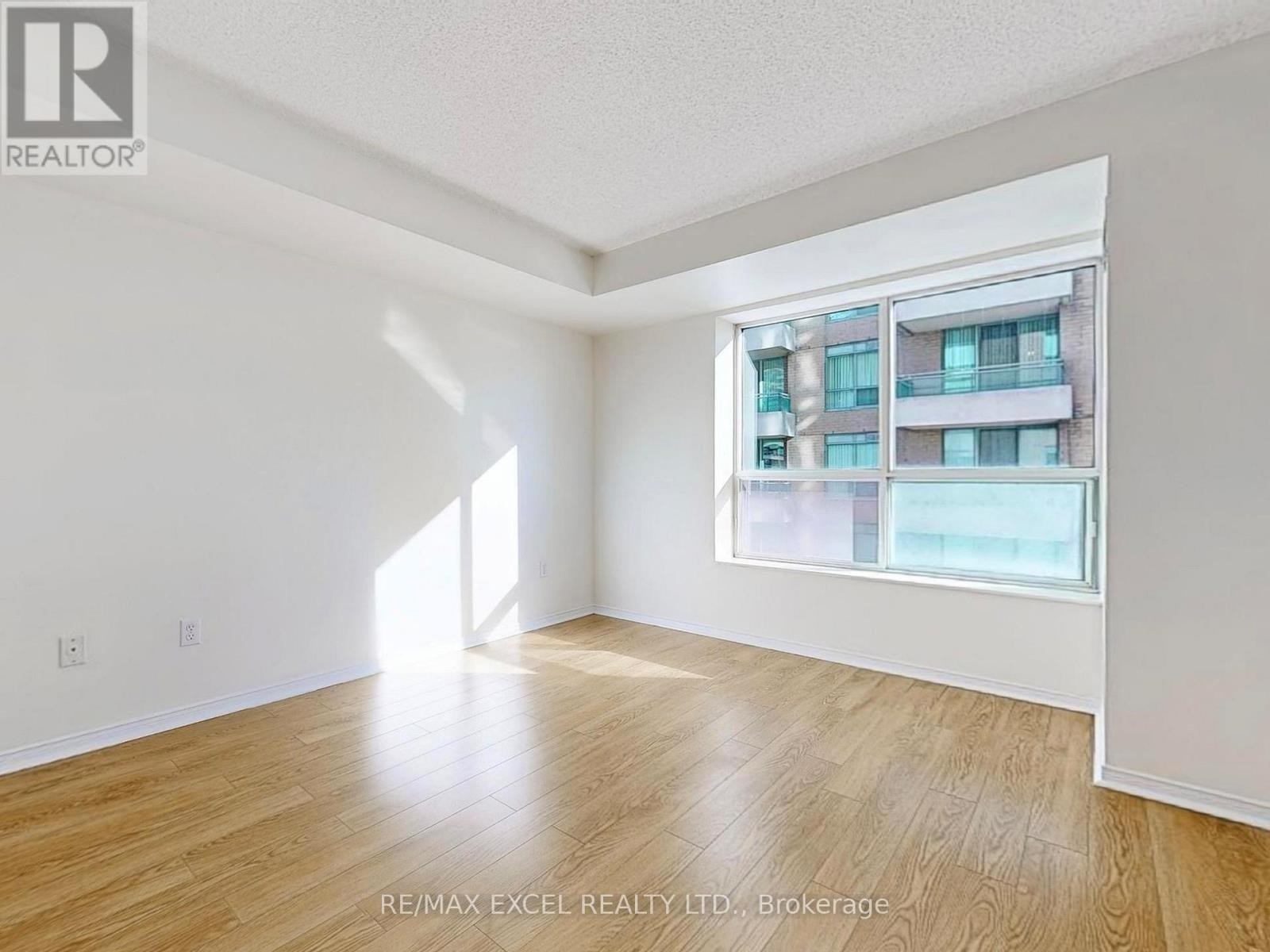 












707 - 29 PEMBERTON AVENUE

,
Toronto (Newtonbrook East),




Ontario
M2M4L5

