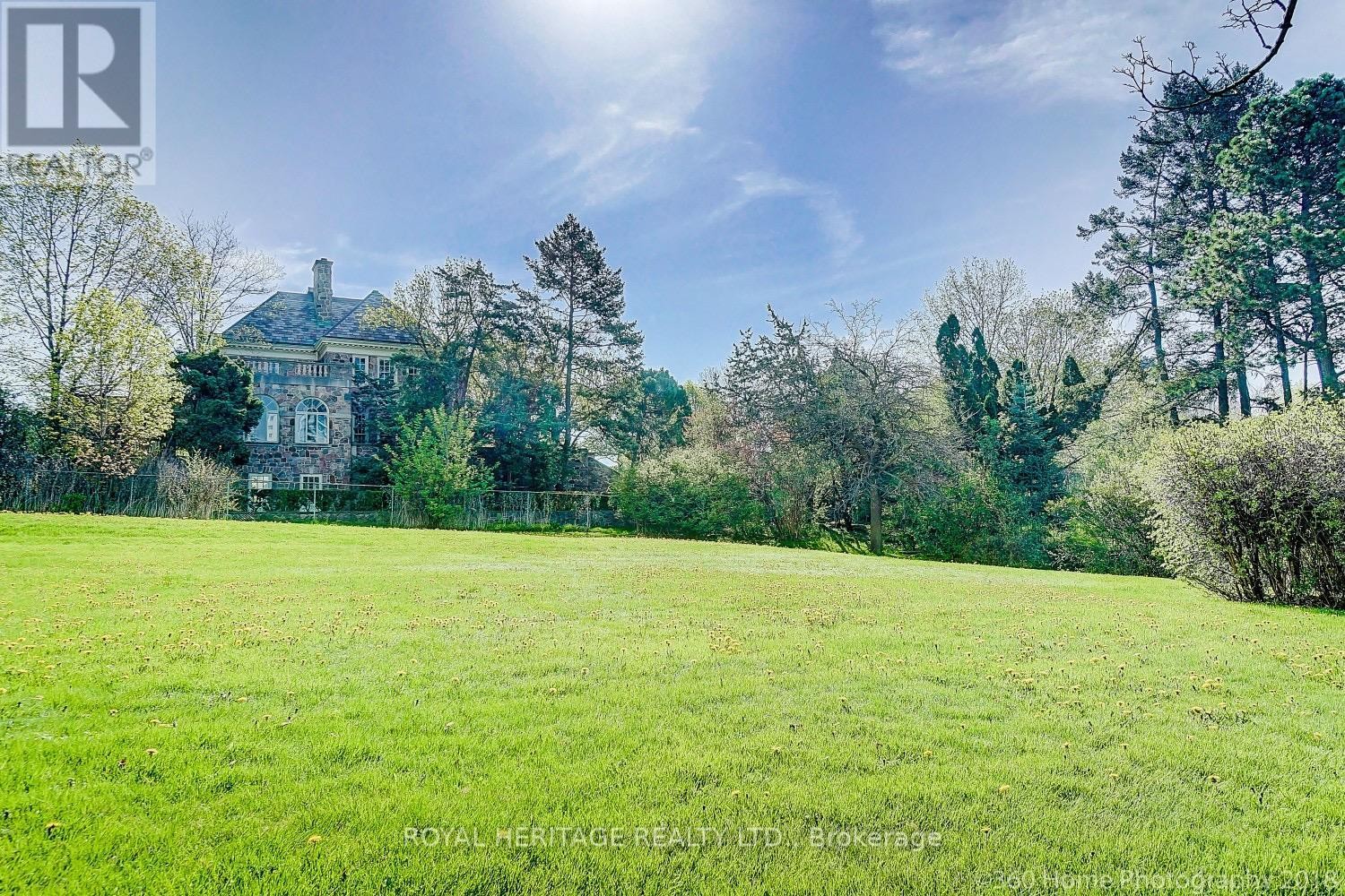 












1706 - 75 GRAYDON HALL DRIVE

,
Toronto (Parkwoods-Donalda),




Ontario
M3A3M5

