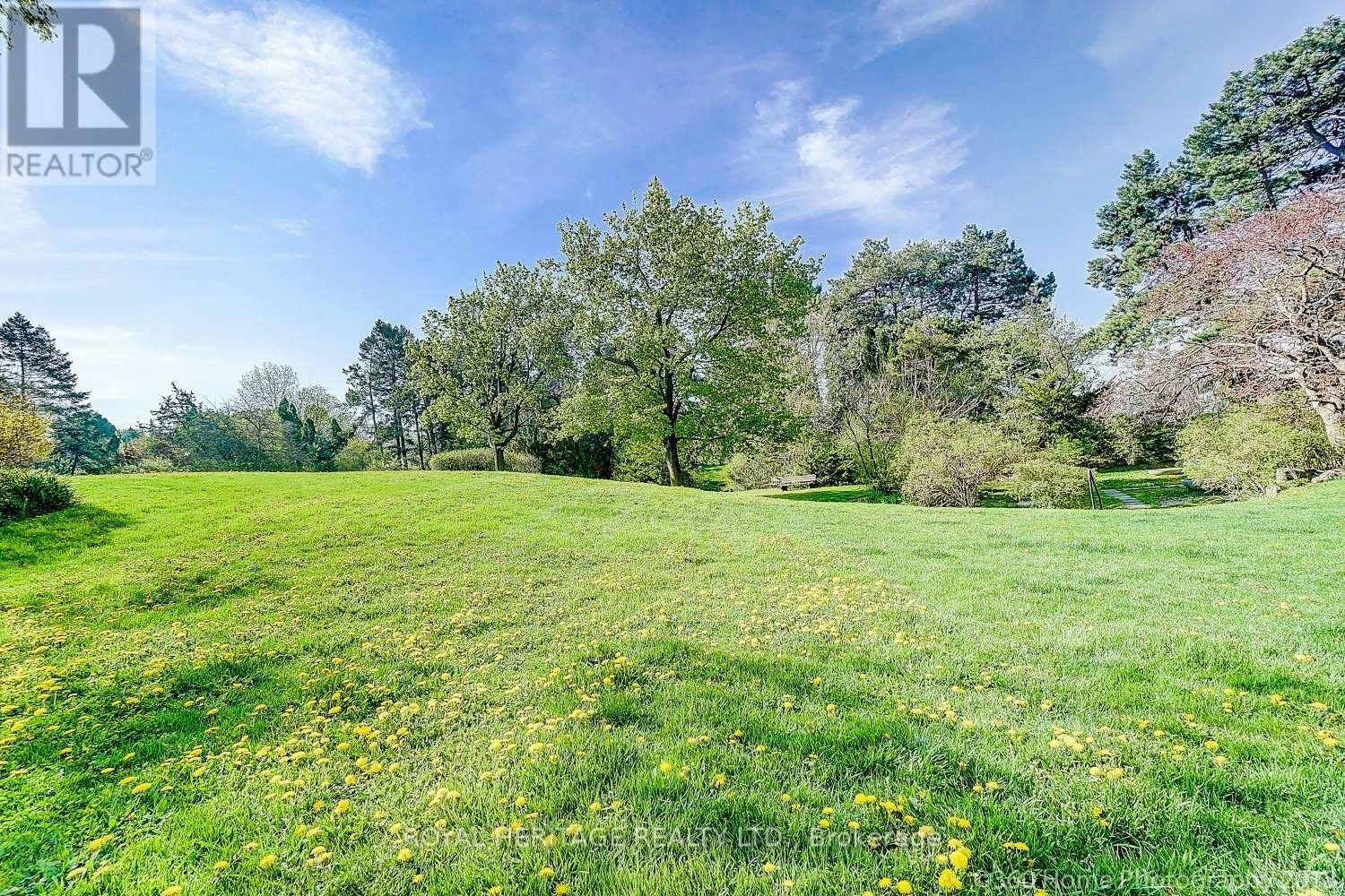 












1706 - 75 GRAYDON HALL DRIVE

,
Toronto (Parkwoods-Donalda),




Ontario
M3A3M5

