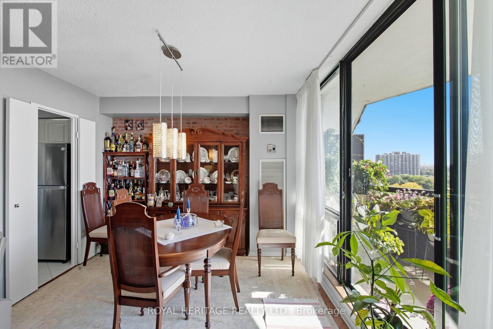 












1706 - 75 GRAYDON HALL DRIVE

,
Toronto (Parkwoods-Donalda),




Ontario
M3A3M5

