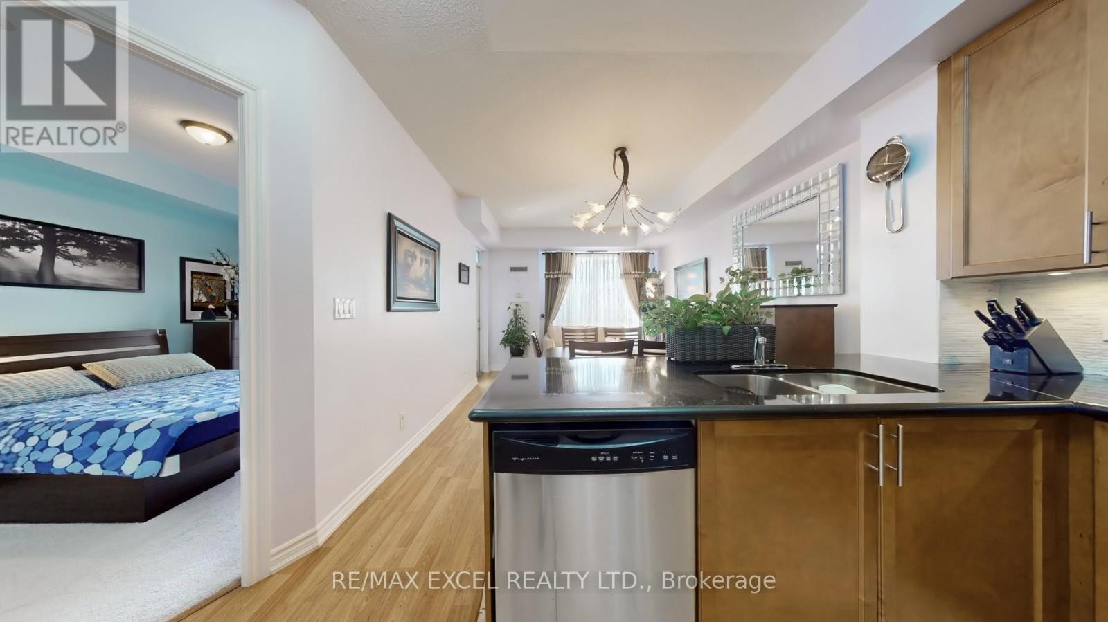 












1204 - 135 WYNFORD DRIVE

,
Toronto (Banbury-Don Mills),




Ontario
M3C0J4

