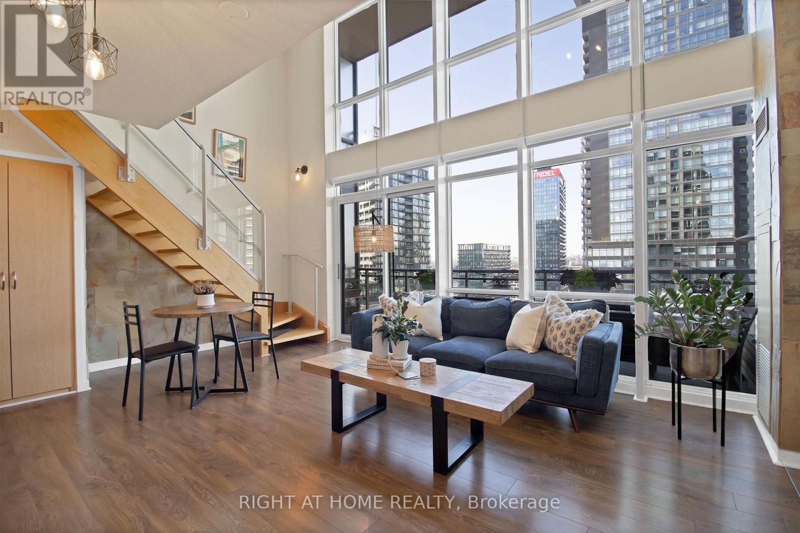 












3205 - 15 FORT YORK BOULEVARD

,
Toronto (Waterfront Communities),




Ontario
M5V3Y4

