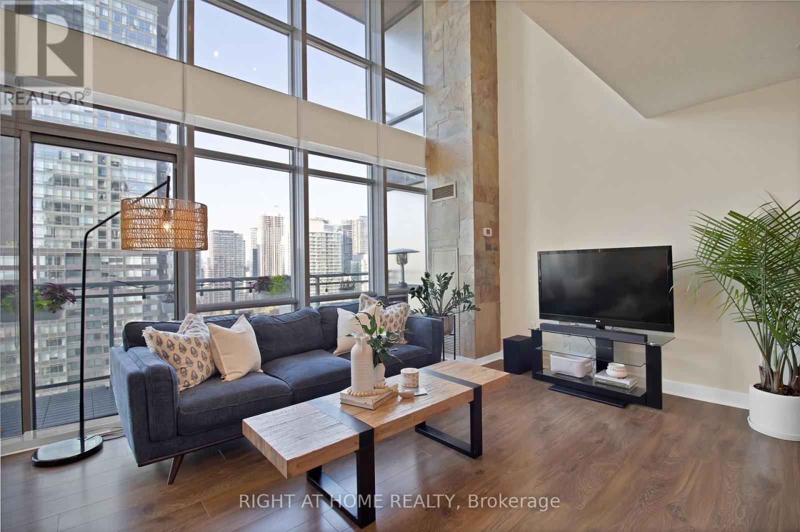 












3205 - 15 FORT YORK BOULEVARD

,
Toronto (Waterfront Communities),




Ontario
M5V3Y4

