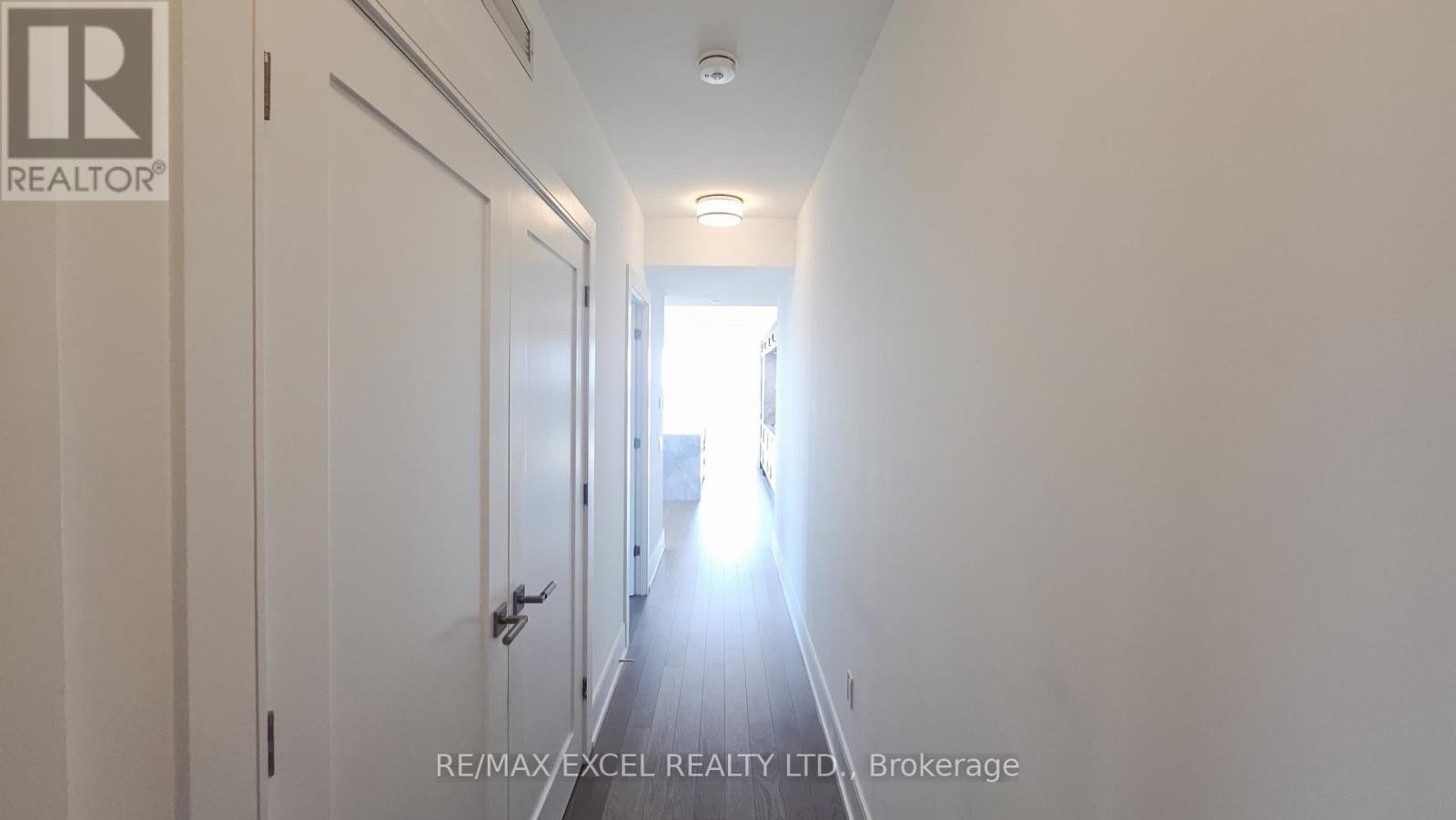












3409 - 30 INN ON THE PARK DRIVE

,
Toronto (Banbury-Don Mills),




Ontario
M3C0P8

