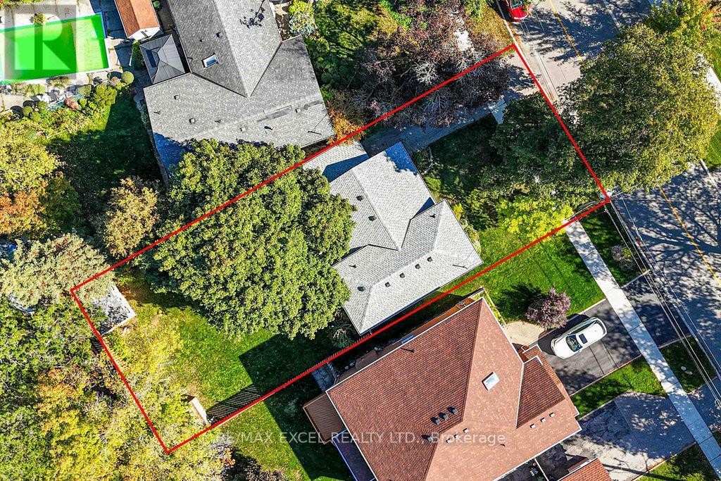 












61 CORNING ROAD

,
Toronto (Don Valley Village),




Ontario
M2J2L9

