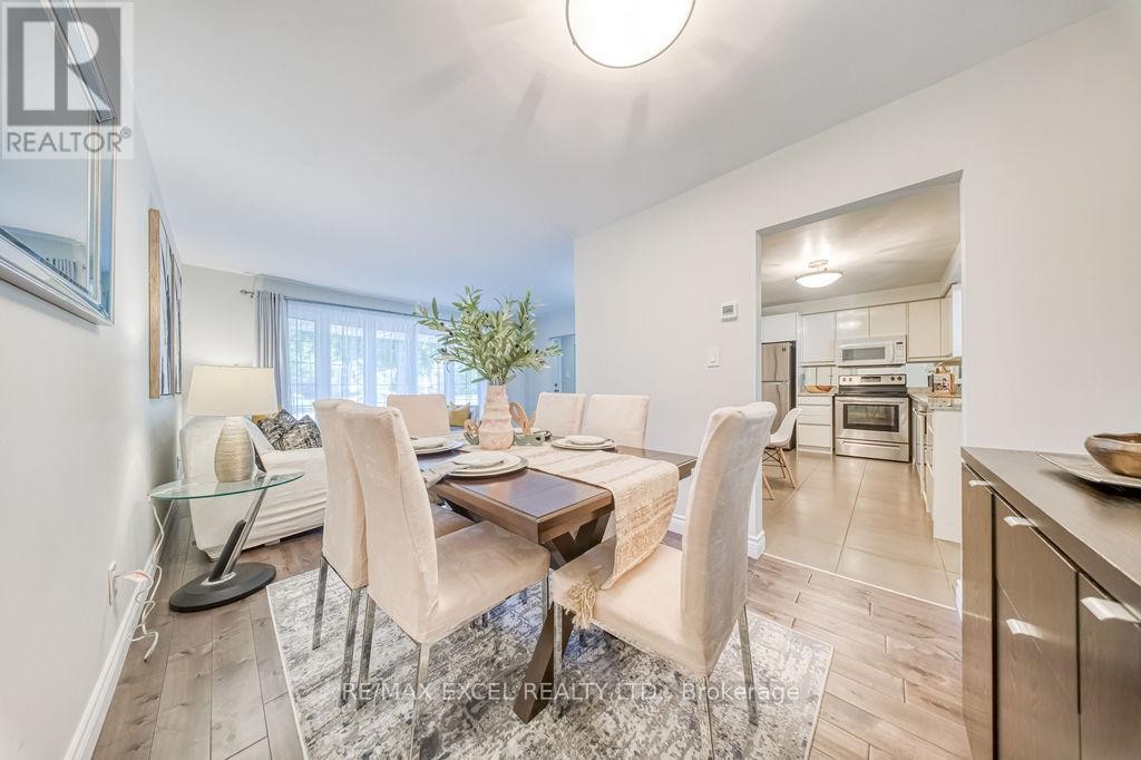 












61 CORNING ROAD

,
Toronto (Don Valley Village),




Ontario
M2J2L9

