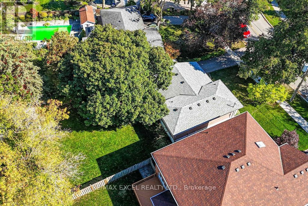 












61 CORNING ROAD

,
Toronto (Don Valley Village),




Ontario
M2J2L9

