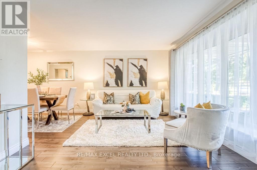 












61 CORNING ROAD

,
Toronto (Don Valley Village),




Ontario
M2J2L9

