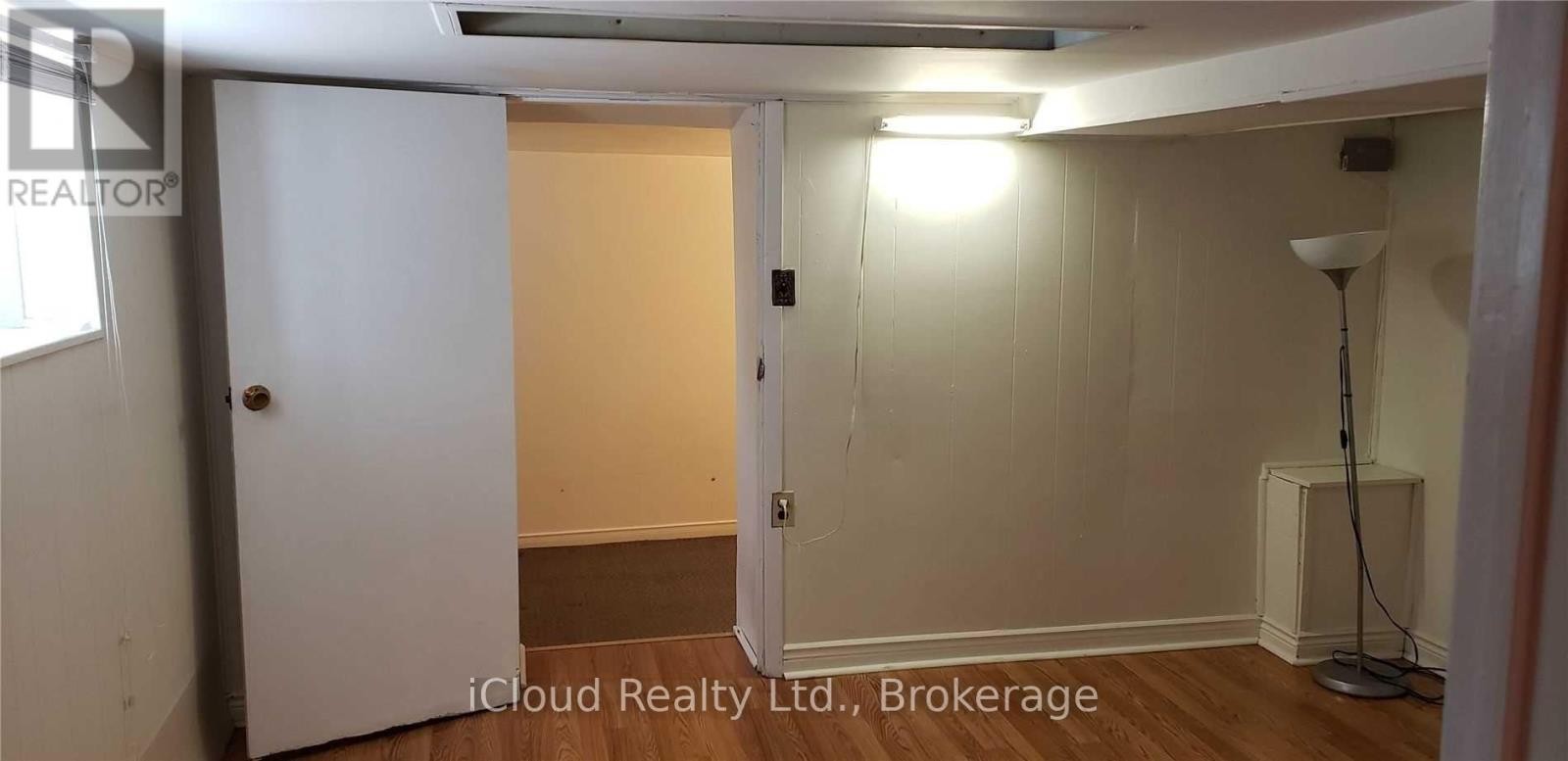 












BASEMENT - 547 LAUDER AVENUE

,
Toronto (Oakwood Village),




Ontario
M6E3J5

