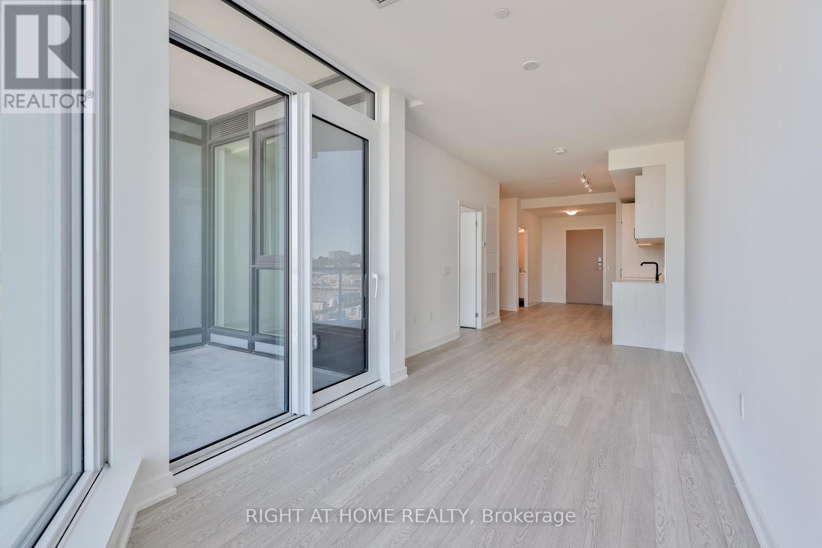 












616 - 1 KYLE LOWRY RD ROAD

,
Toronto (Banbury-Don Mills),




Ontario
M3C0S6

