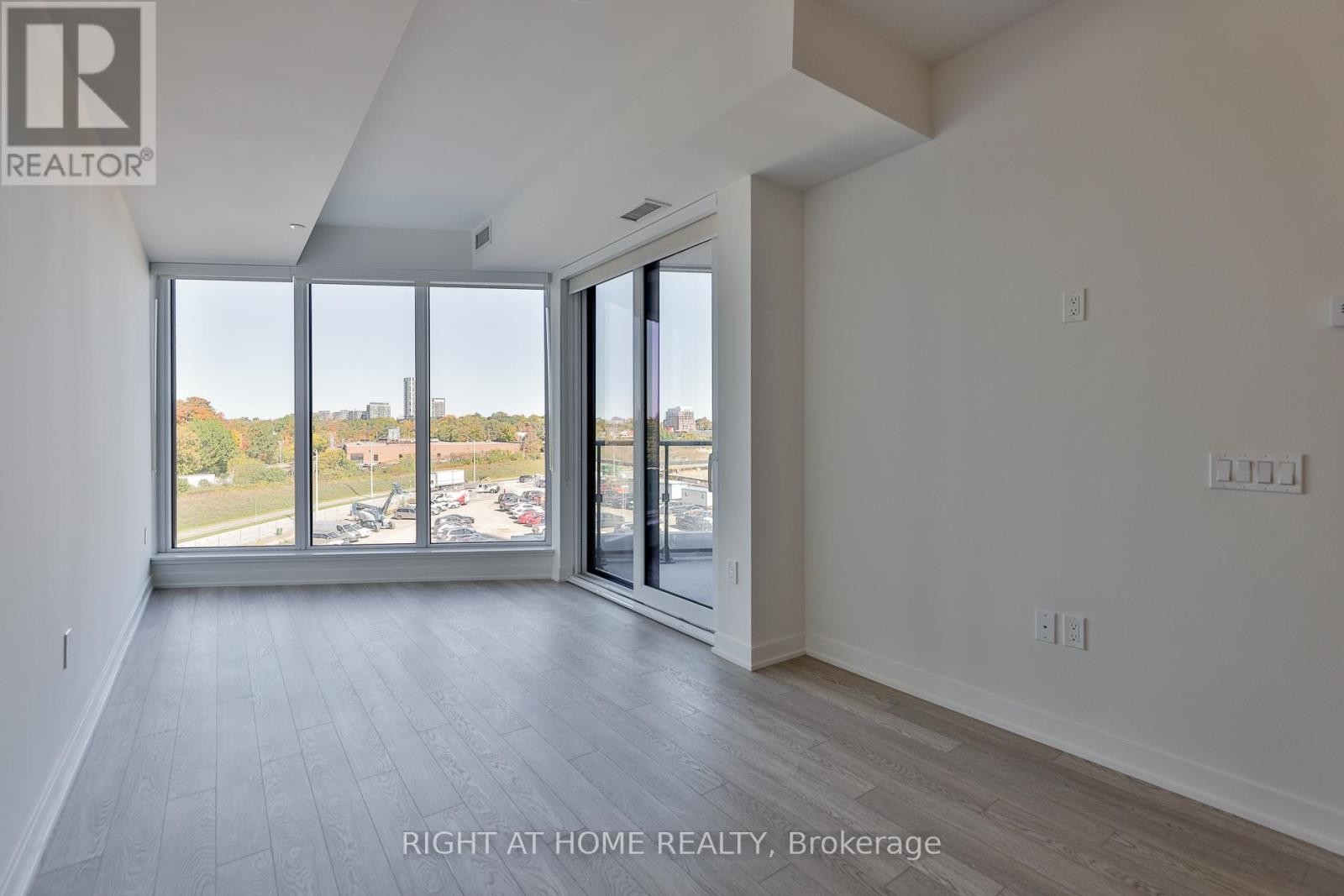 












517 - 1 KYLE LOWRY RD ROAD

,
Toronto (Banbury-Don Mills),




Ontario
M3C0S6

