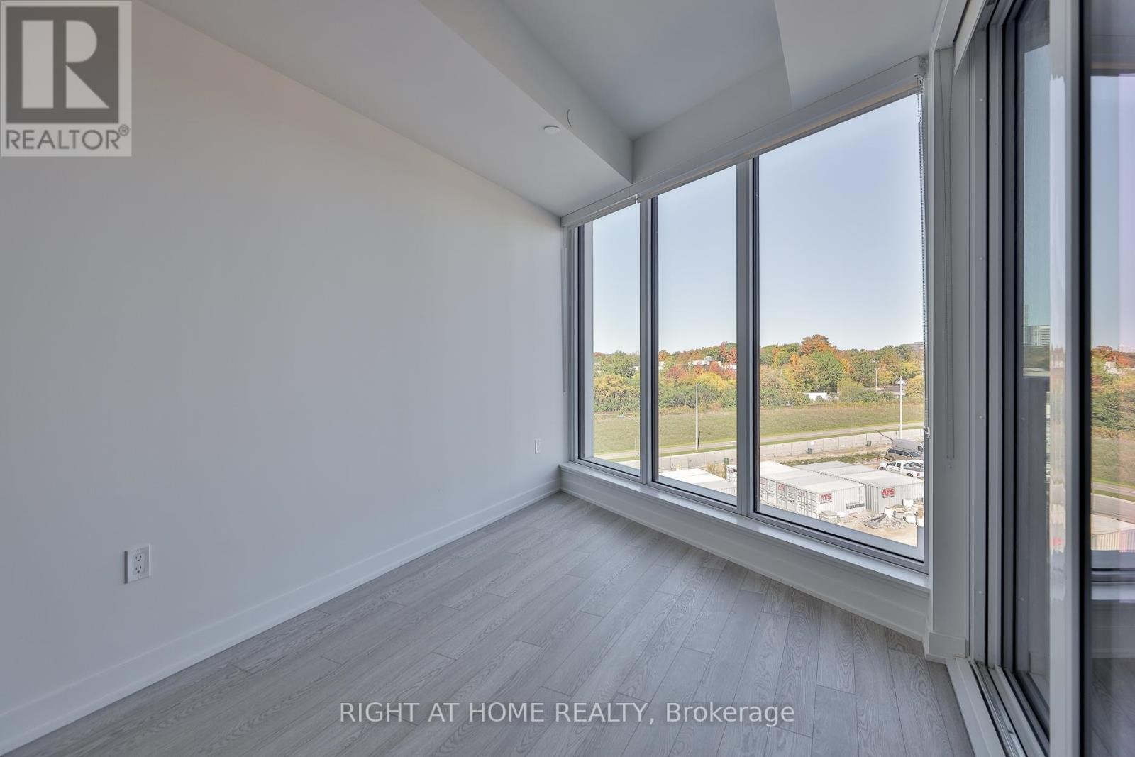 












517 - 1 KYLE LOWRY RD ROAD

,
Toronto (Banbury-Don Mills),




Ontario
M3C0S6

