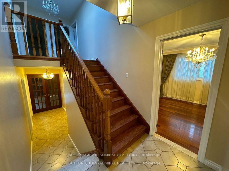 












53 BESTVIEW DRIVE

,
Toronto (Bayview Woods-Steeles),




Ontario
M2M2X8

