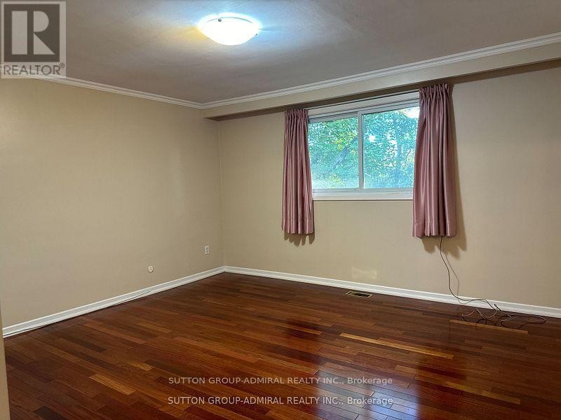 












53 BESTVIEW DRIVE

,
Toronto (Bayview Woods-Steeles),




Ontario
M2M2X8

