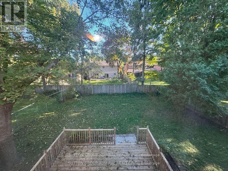 












53 BESTVIEW DRIVE

,
Toronto (Bayview Woods-Steeles),




Ontario
M2M2X8

