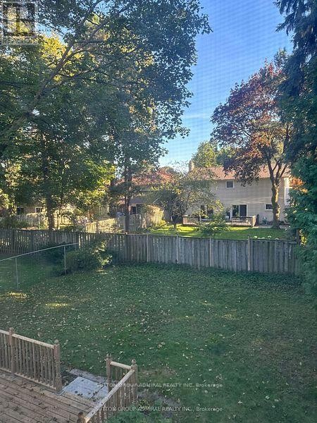 












53 BESTVIEW DRIVE

,
Toronto (Bayview Woods-Steeles),




Ontario
M2M2X8

