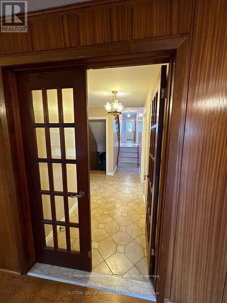 












53 BESTVIEW DRIVE

,
Toronto (Bayview Woods-Steeles),




Ontario
M2M2X8

