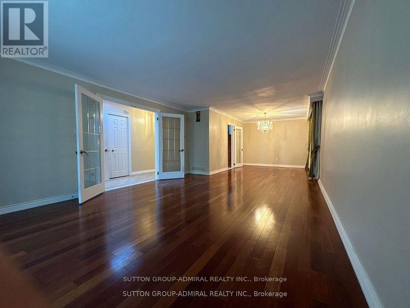 












53 BESTVIEW DRIVE

,
Toronto (Bayview Woods-Steeles),




Ontario
M2M2X8


