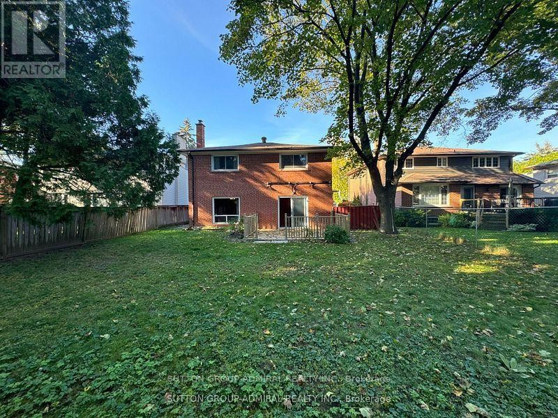 












53 BESTVIEW DRIVE

,
Toronto (Bayview Woods-Steeles),




Ontario
M2M2X8

