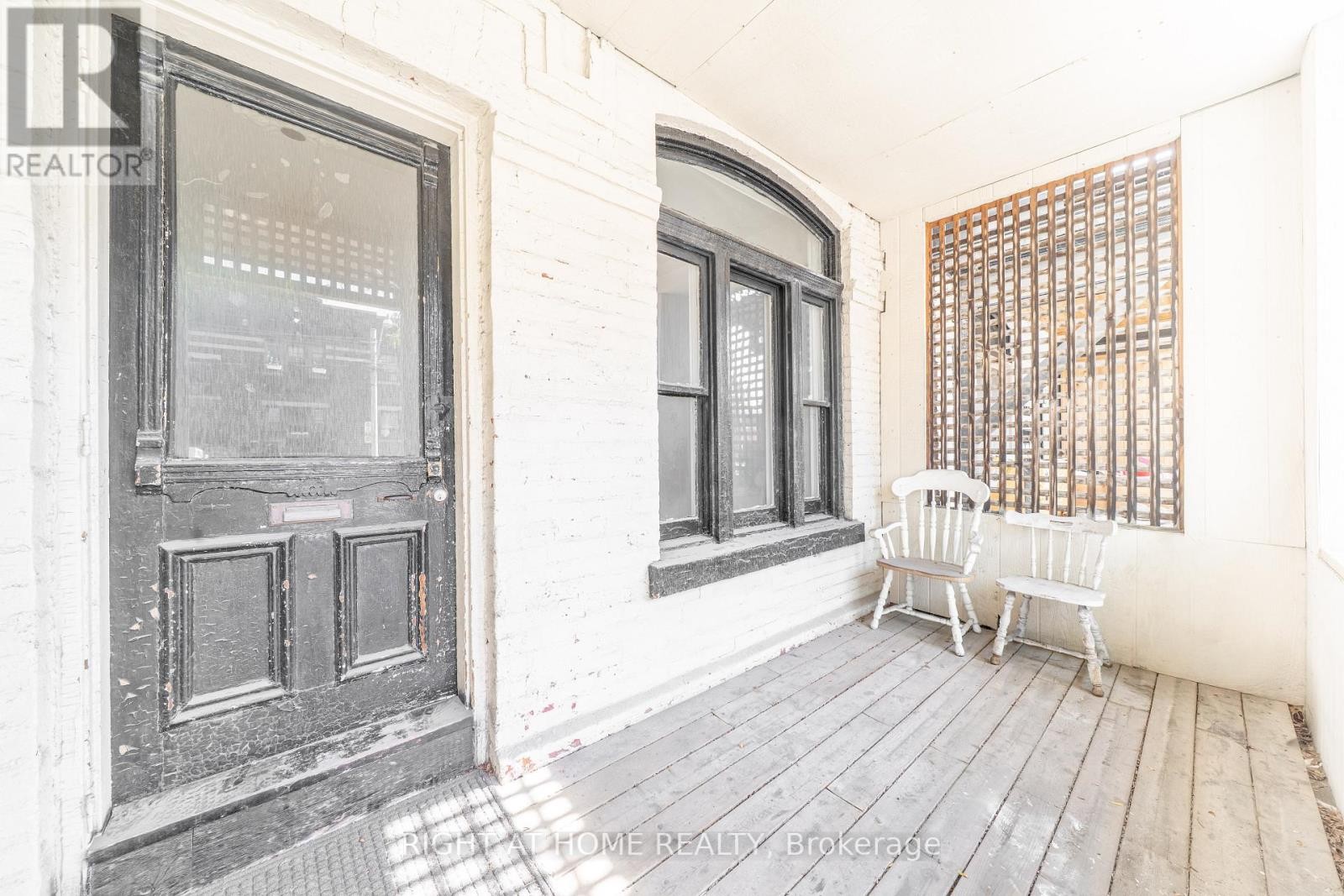 












1057 BATHURST STREET

,
Toronto (Annex),




Ontario
M5R3G8


