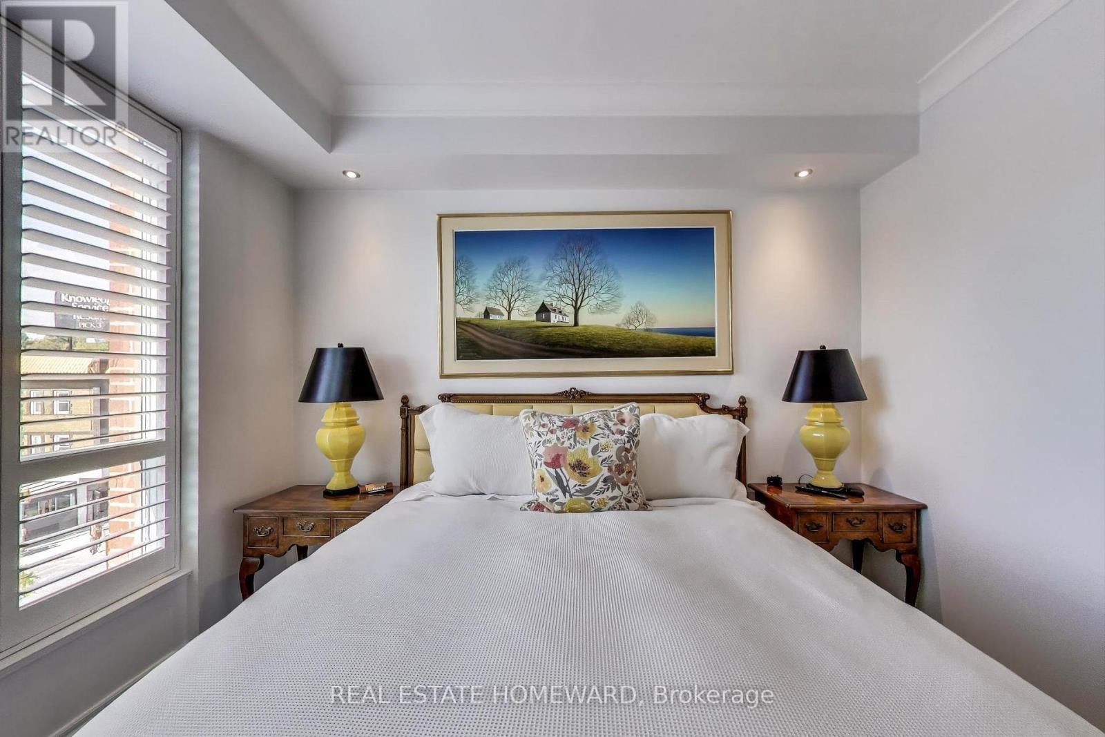 












403 - 2 ROXBOROUGH STREET E

,
Toronto (Rosedale-Moore Park),




Ontario
M4W3V7

