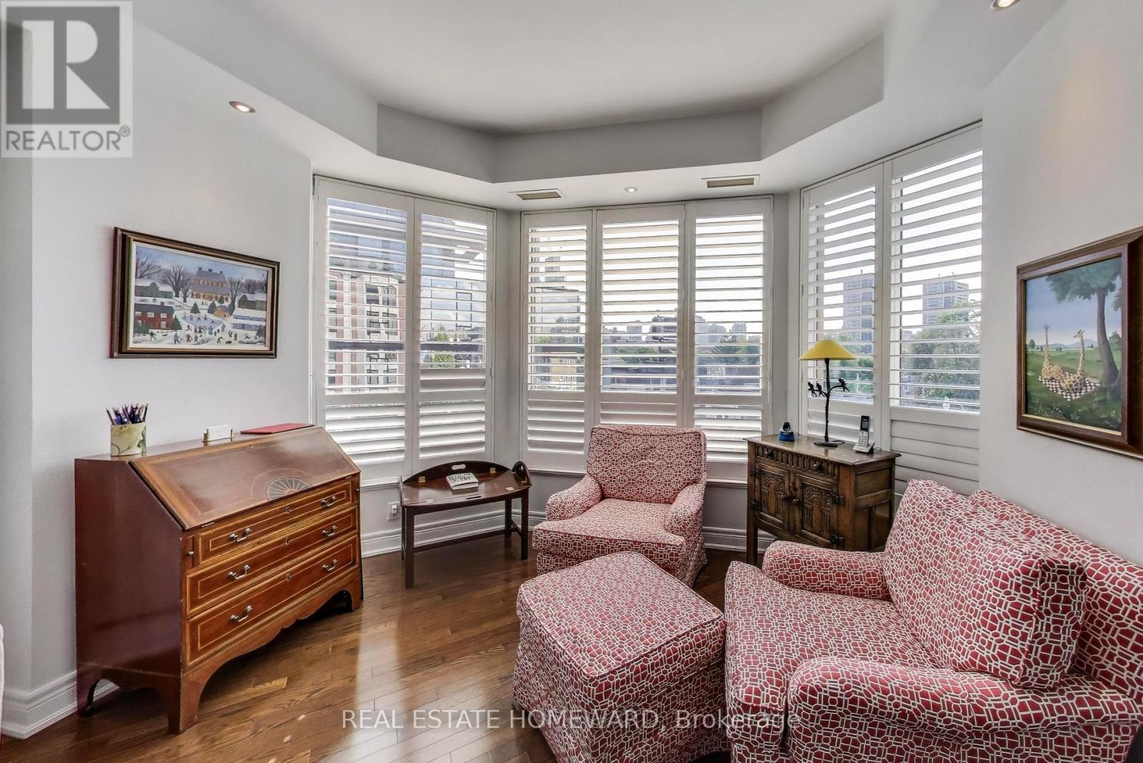 












403 - 2 ROXBOROUGH STREET E

,
Toronto (Rosedale-Moore Park),




Ontario
M4W3V7

