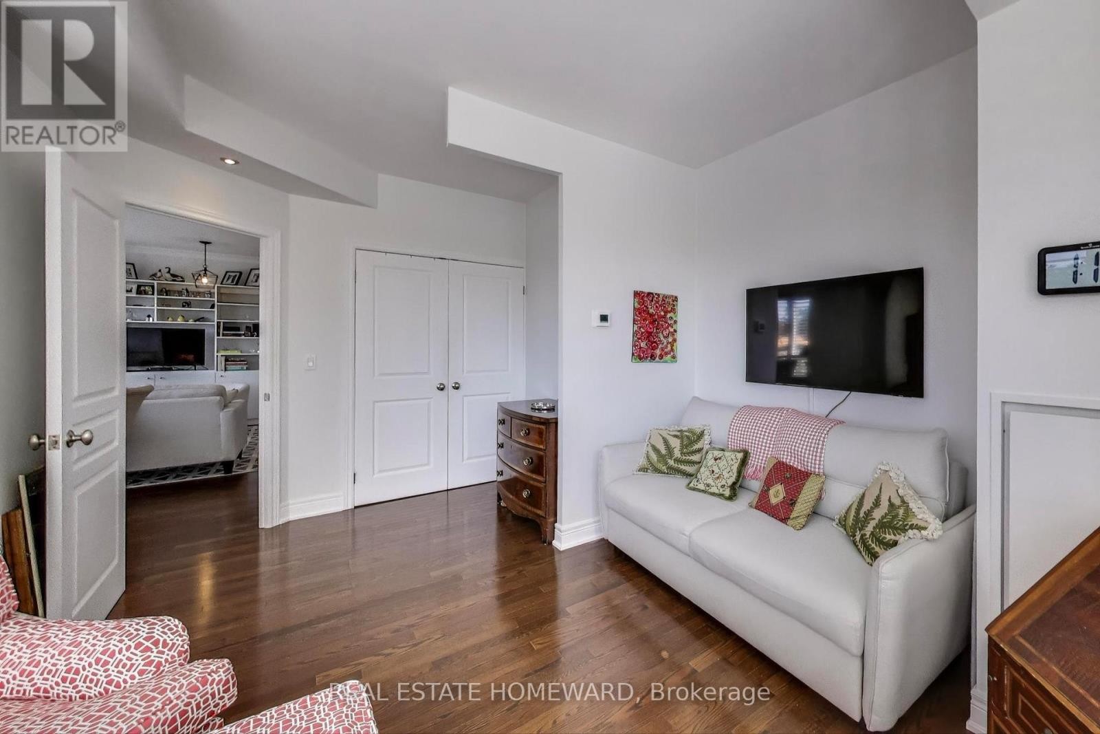 












403 - 2 ROXBOROUGH STREET E

,
Toronto (Rosedale-Moore Park),




Ontario
M4W3V7

