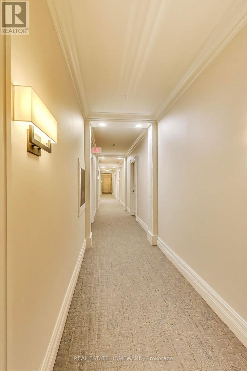 












403 - 2 ROXBOROUGH STREET E

,
Toronto (Rosedale-Moore Park),




Ontario
M4W3V7

