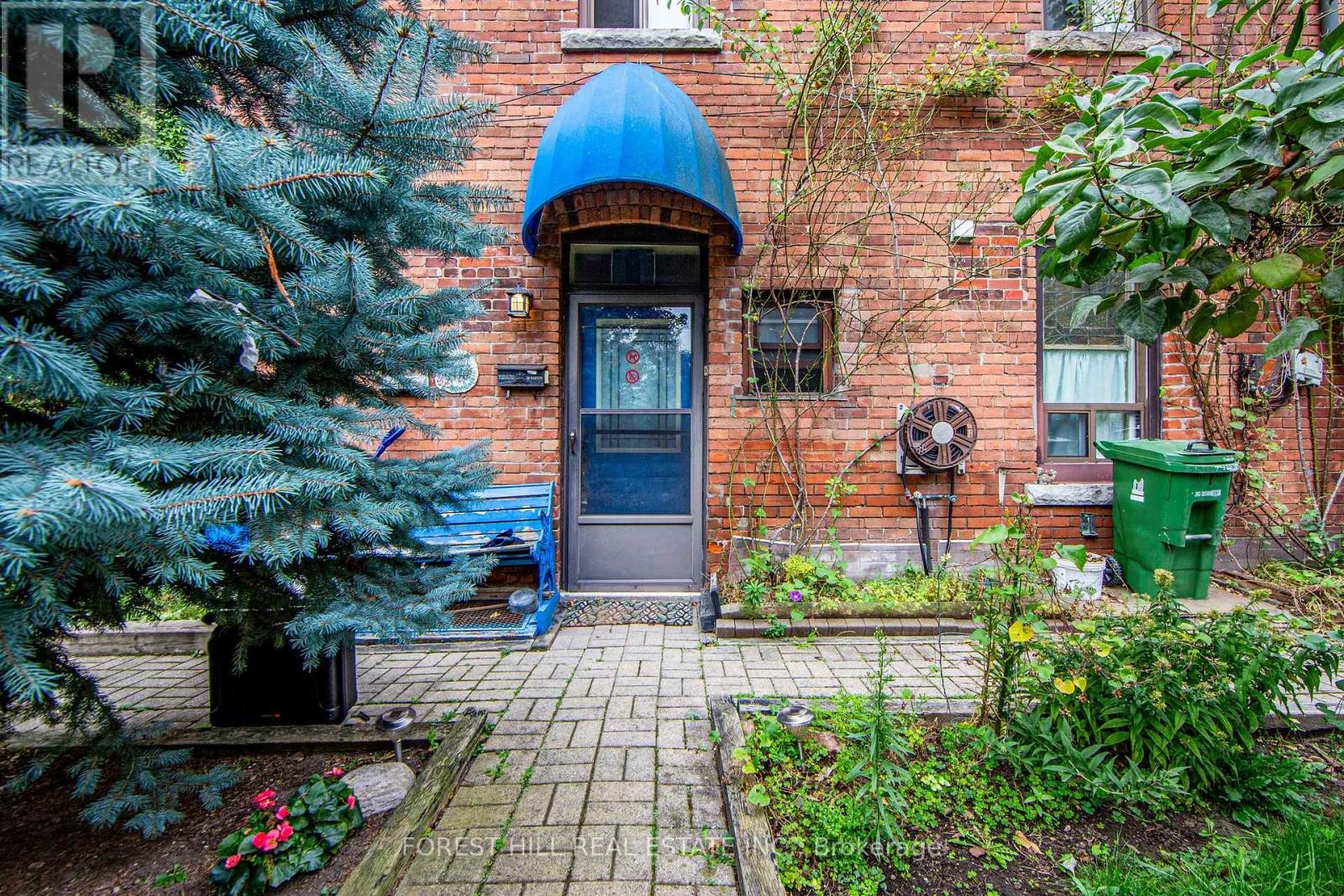 












80 BARTON AVENUE

,
Toronto (Annex),




Ontario
M6G1P6

